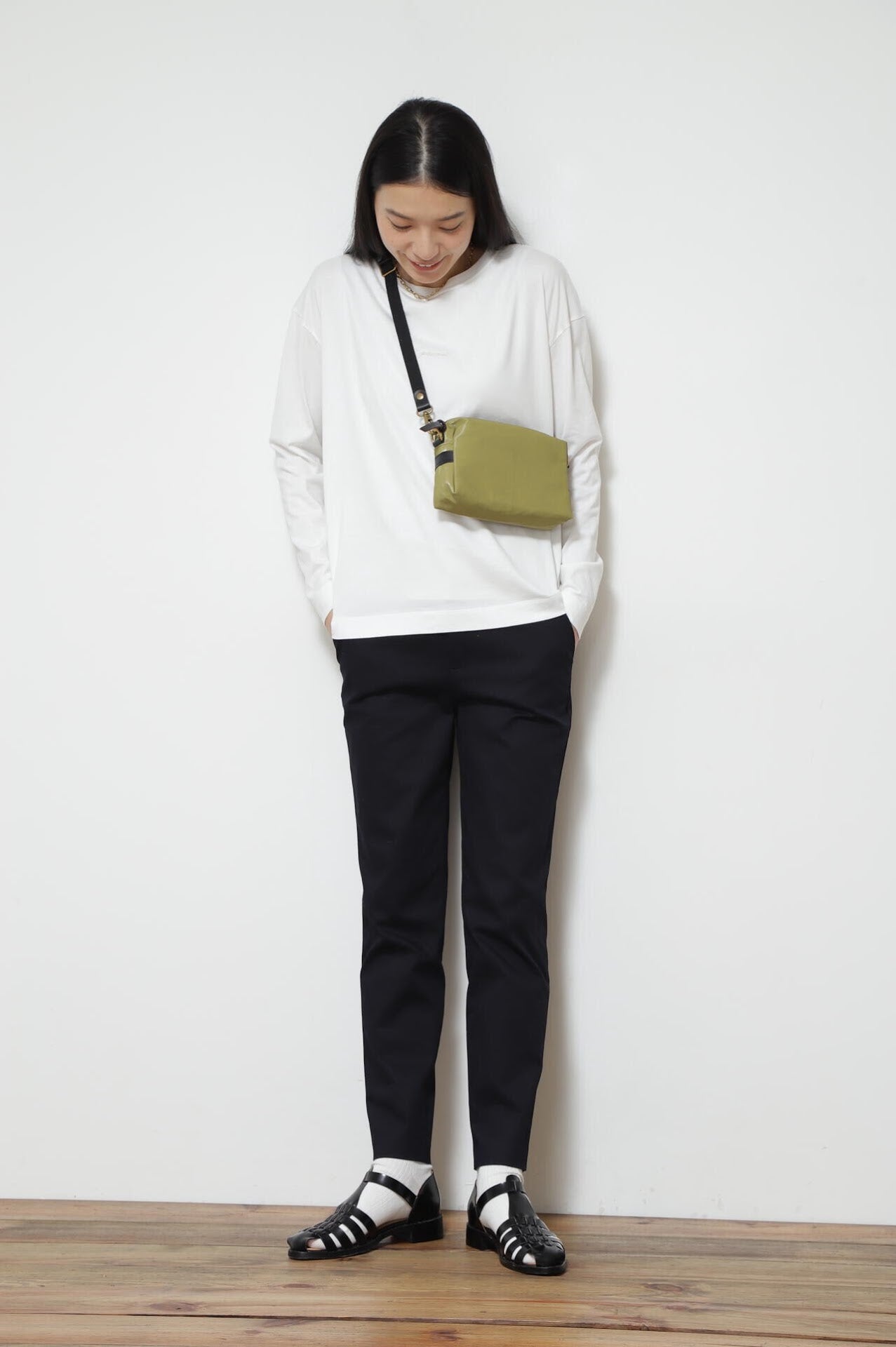 ピケストレッチテーパードパンツ