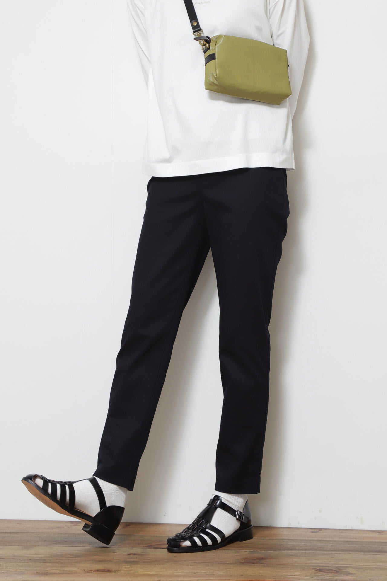 ピケストレッチテーパードパンツ