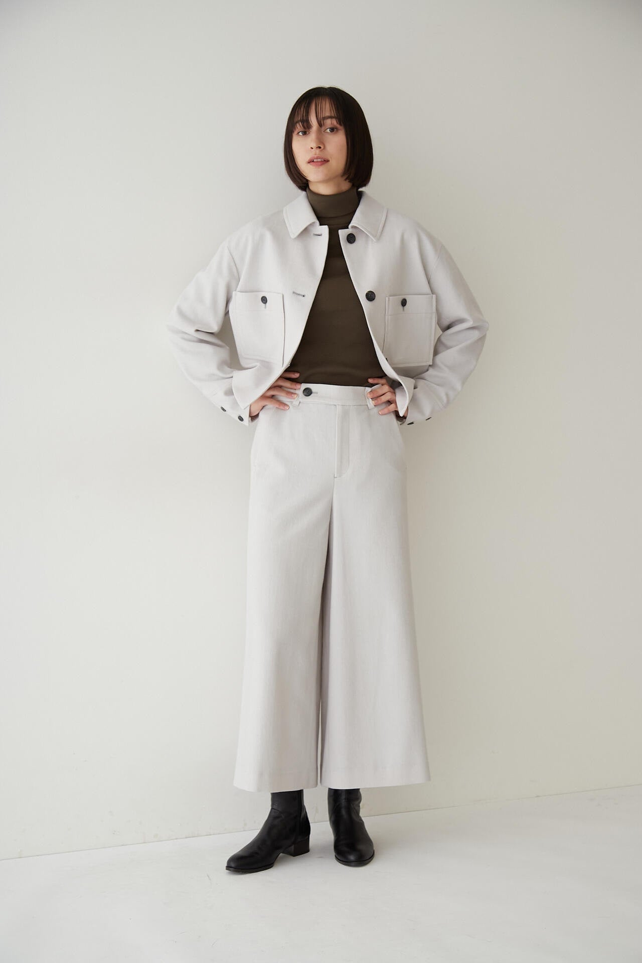 セミ梳毛ツイルパンツ（オフィシャルサイト限定”丈長めあり”）