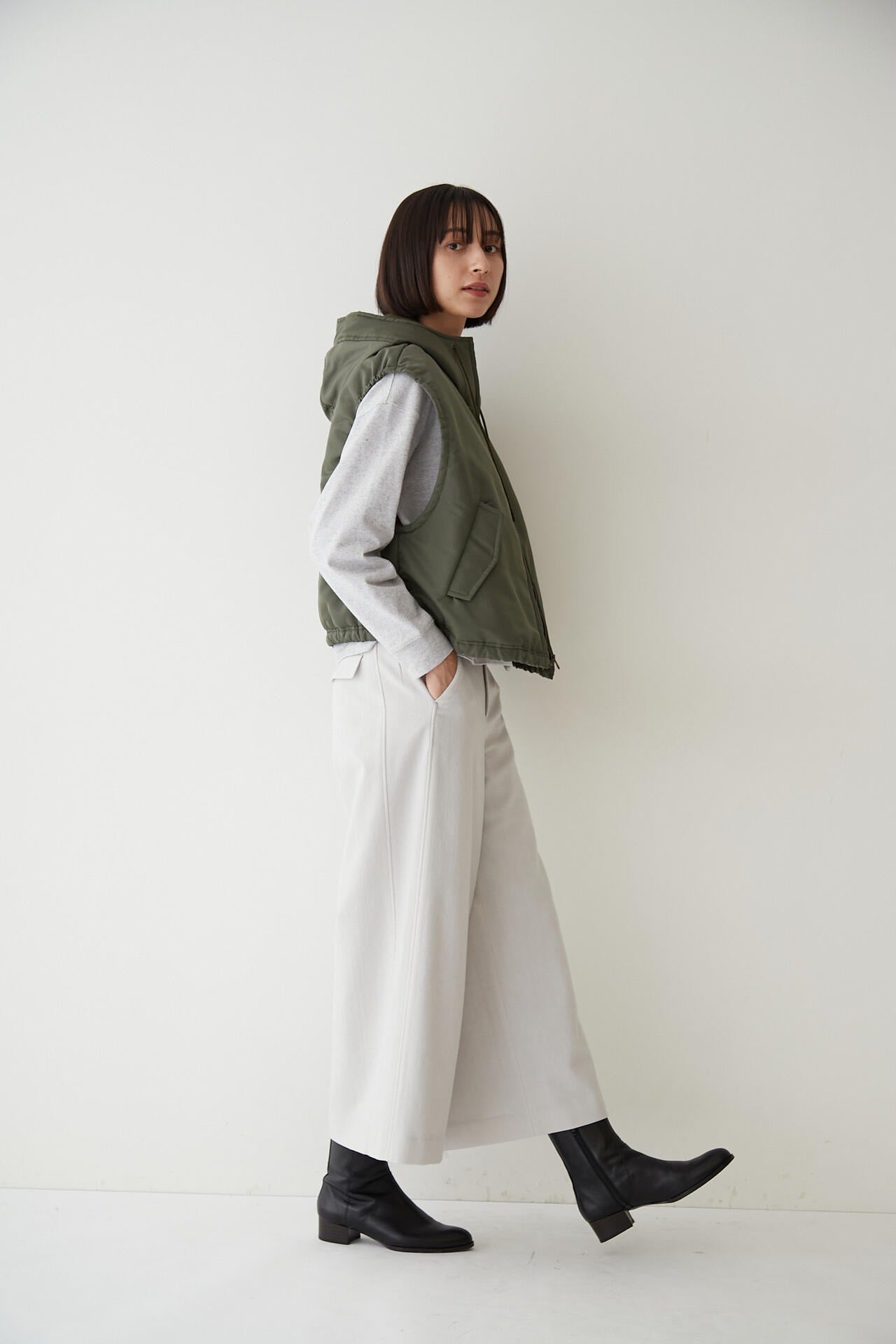 セミ梳毛ツイルパンツ（オフィシャルサイト限定”丈長めあり”）