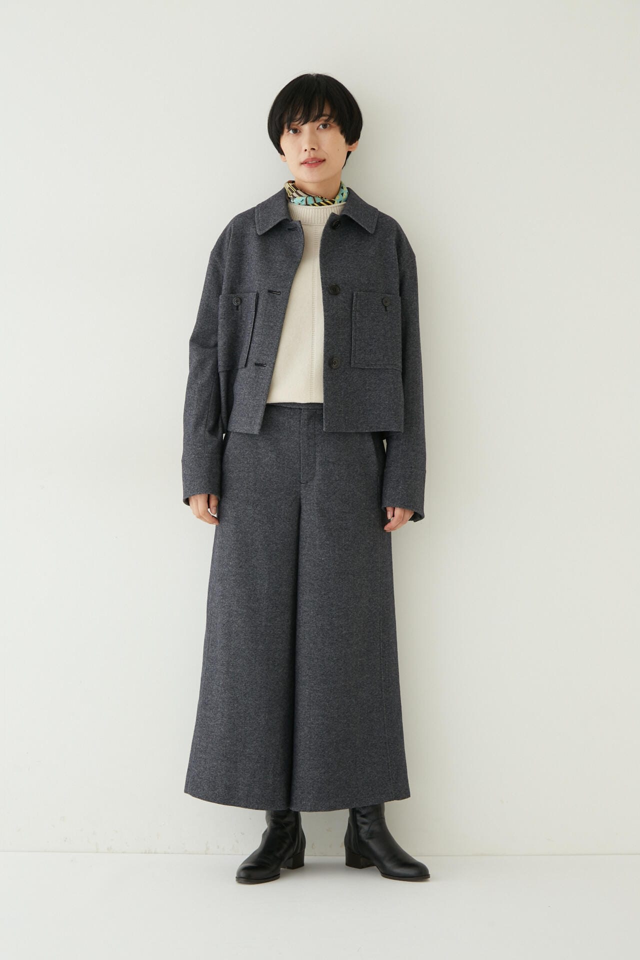 セミ梳毛ツイルパンツ（オフィシャルサイト限定”丈長めあり”）
