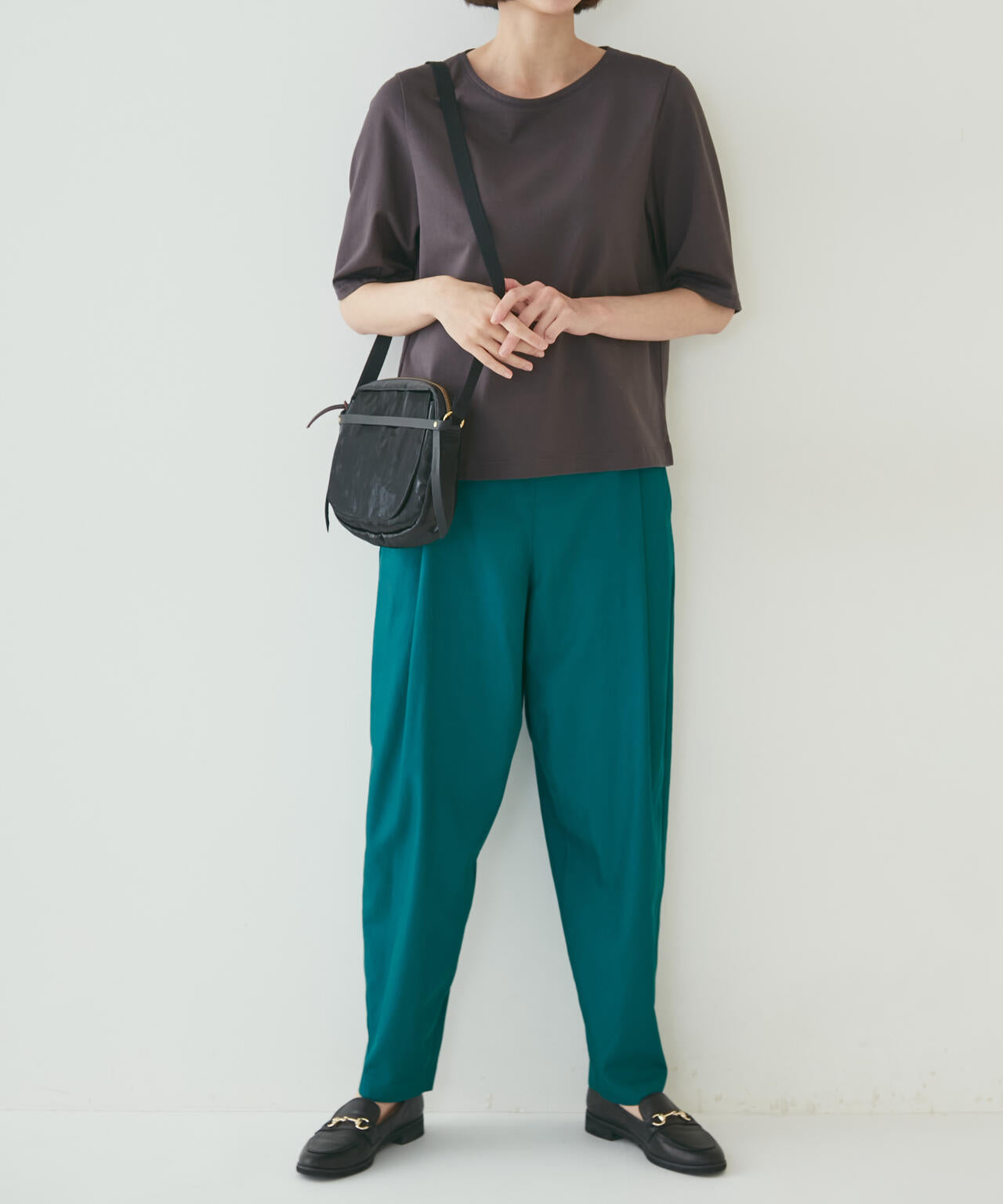 ワイドテーパーカラーパンツ | human woman（ヒューマンウーマン