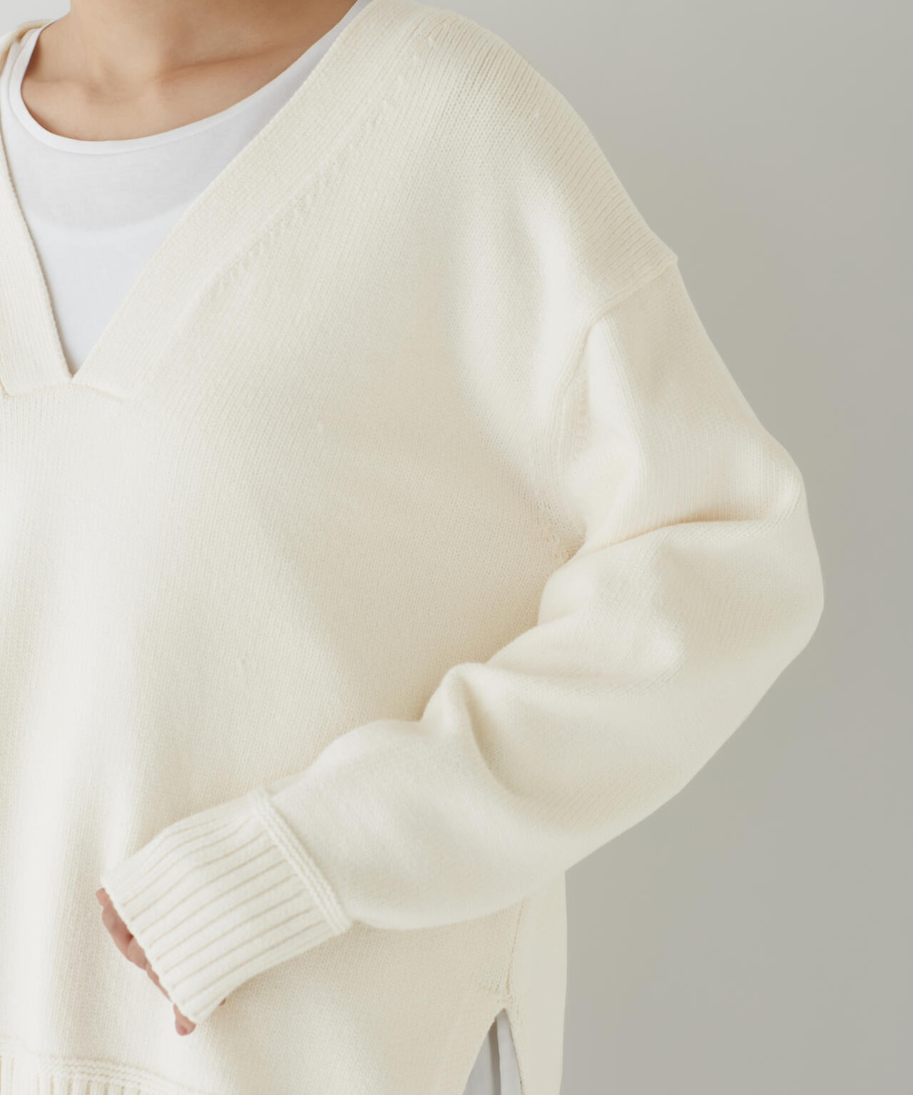 Vネックチュニックトップス | human woman（ヒューマンウーマン