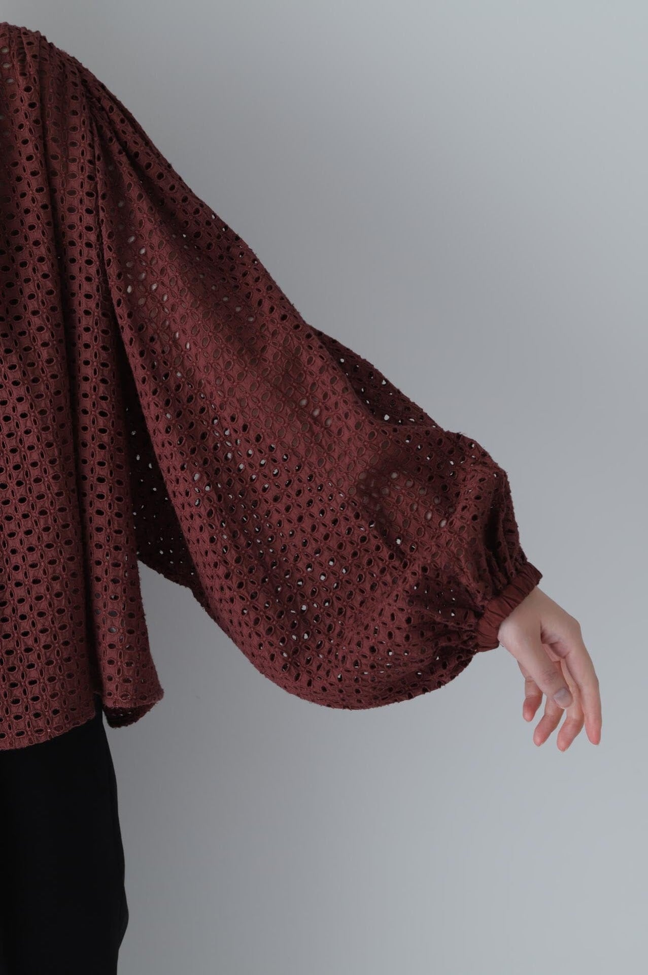 ボリュームスリーブカットワークブラウス | human woman（ヒューマン