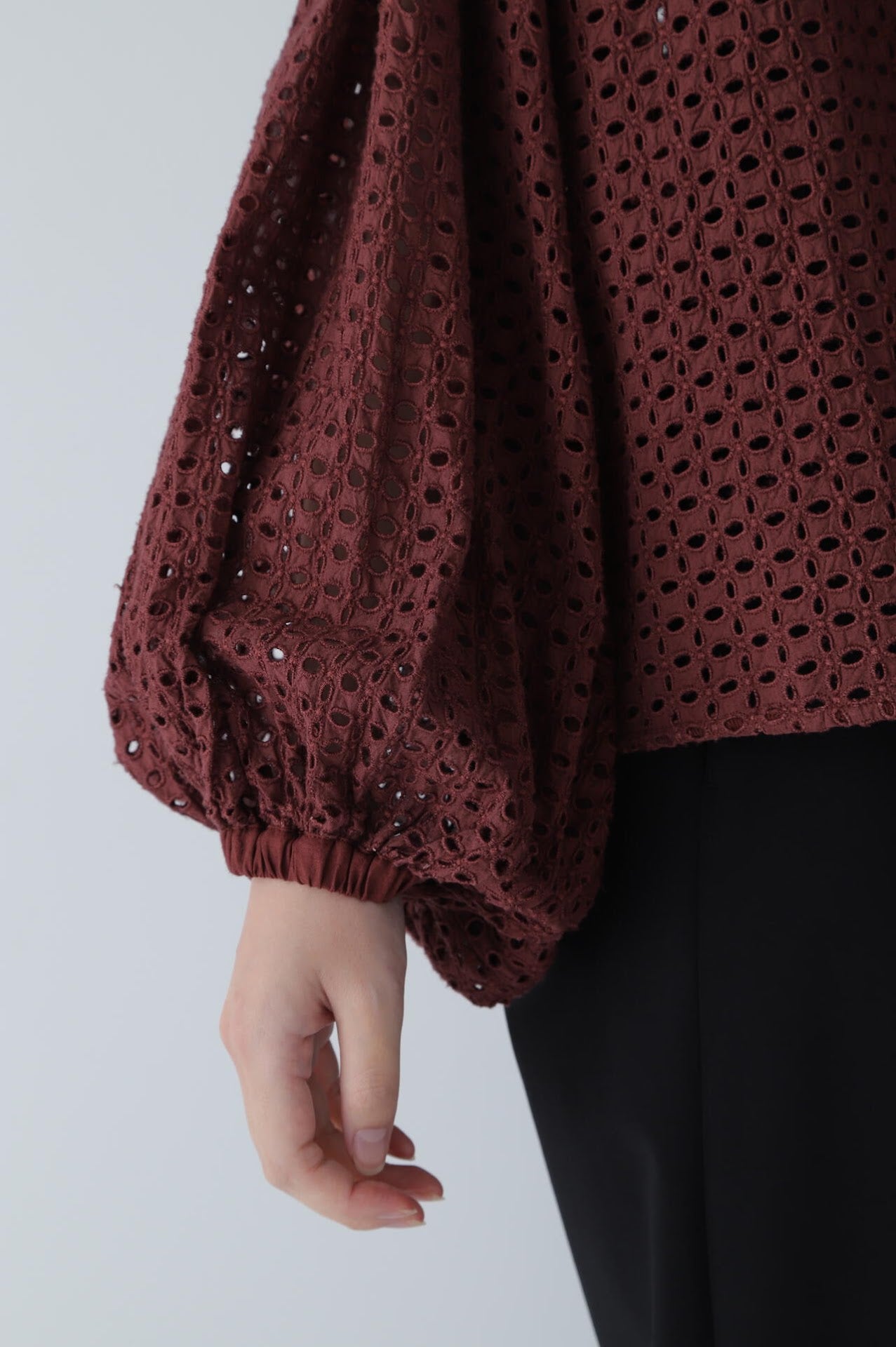 ボリュームスリーブカットワークブラウス | human woman（ヒューマン