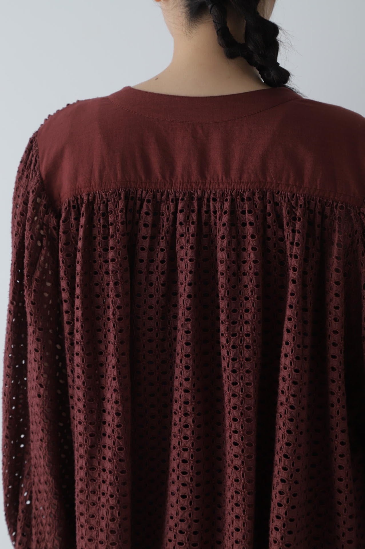 ボリュームスリーブカットワークブラウス | human woman（ヒューマン