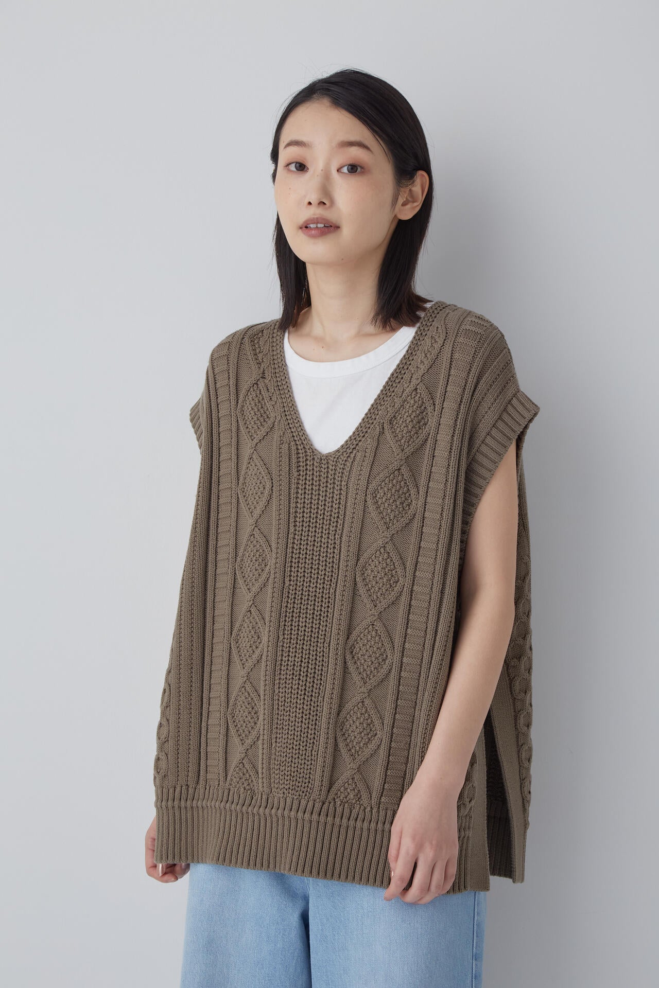 ケーブル編みニットベスト | human woman（ヒューマンウーマン