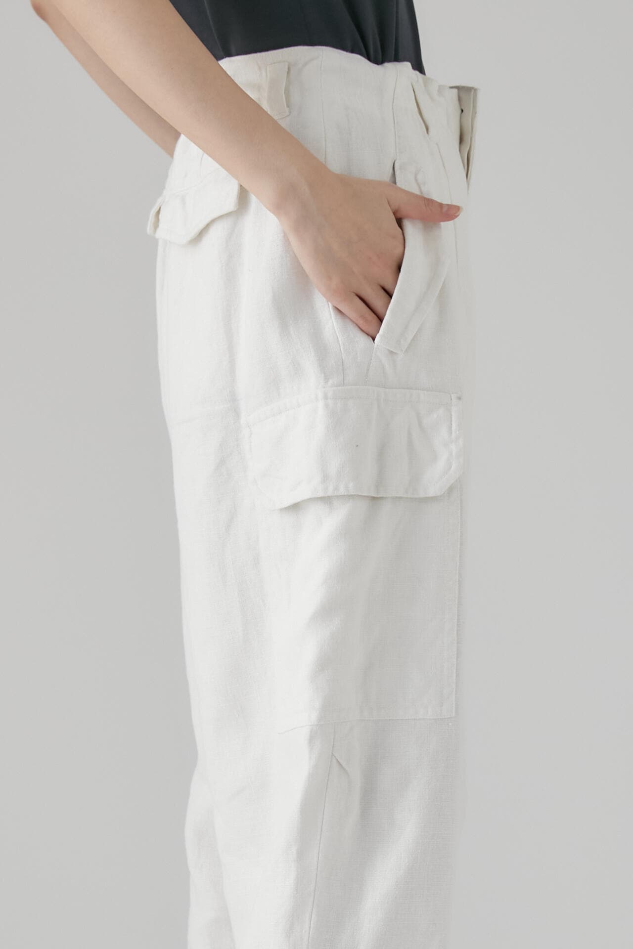 専用です　humanwoman gogreen カーゴパンツ　ホワイト新品未使用 専用です humanwoman gogreen カーゴパンツ ホワイト新品未使用