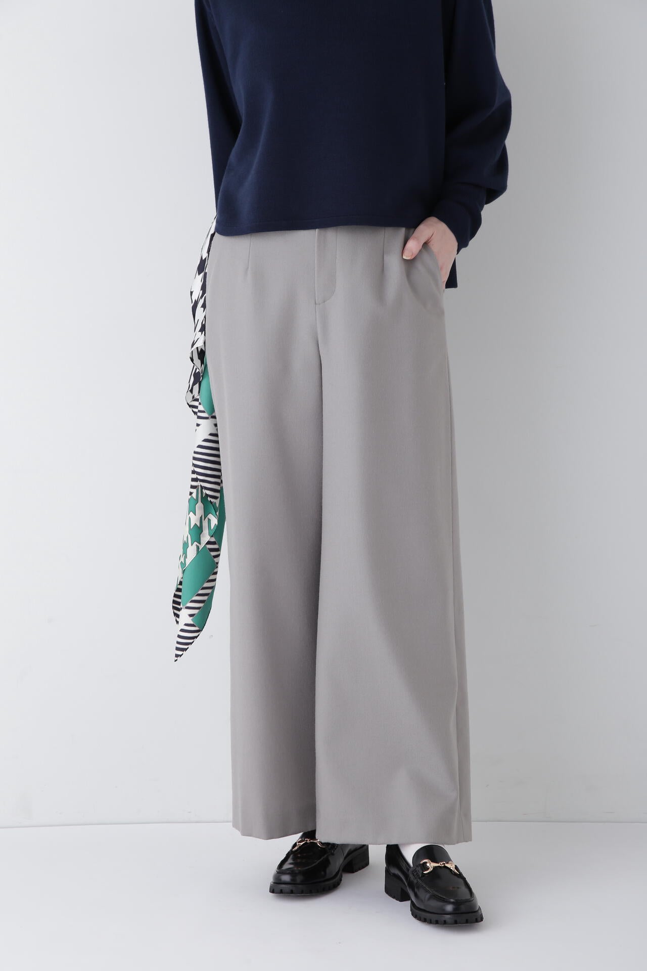 ライトフラノセミワイドパンツ | human woman（ヒューマンウーマン