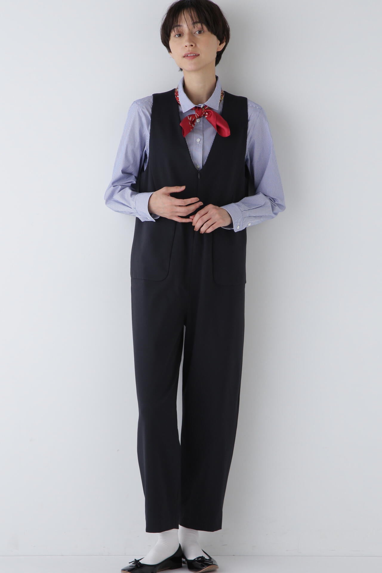 美品✨セオリー オールインワン クレープ カシュクール ウエストリボン 黒 スタイリッシュな1枚。カシュクールオールインワン