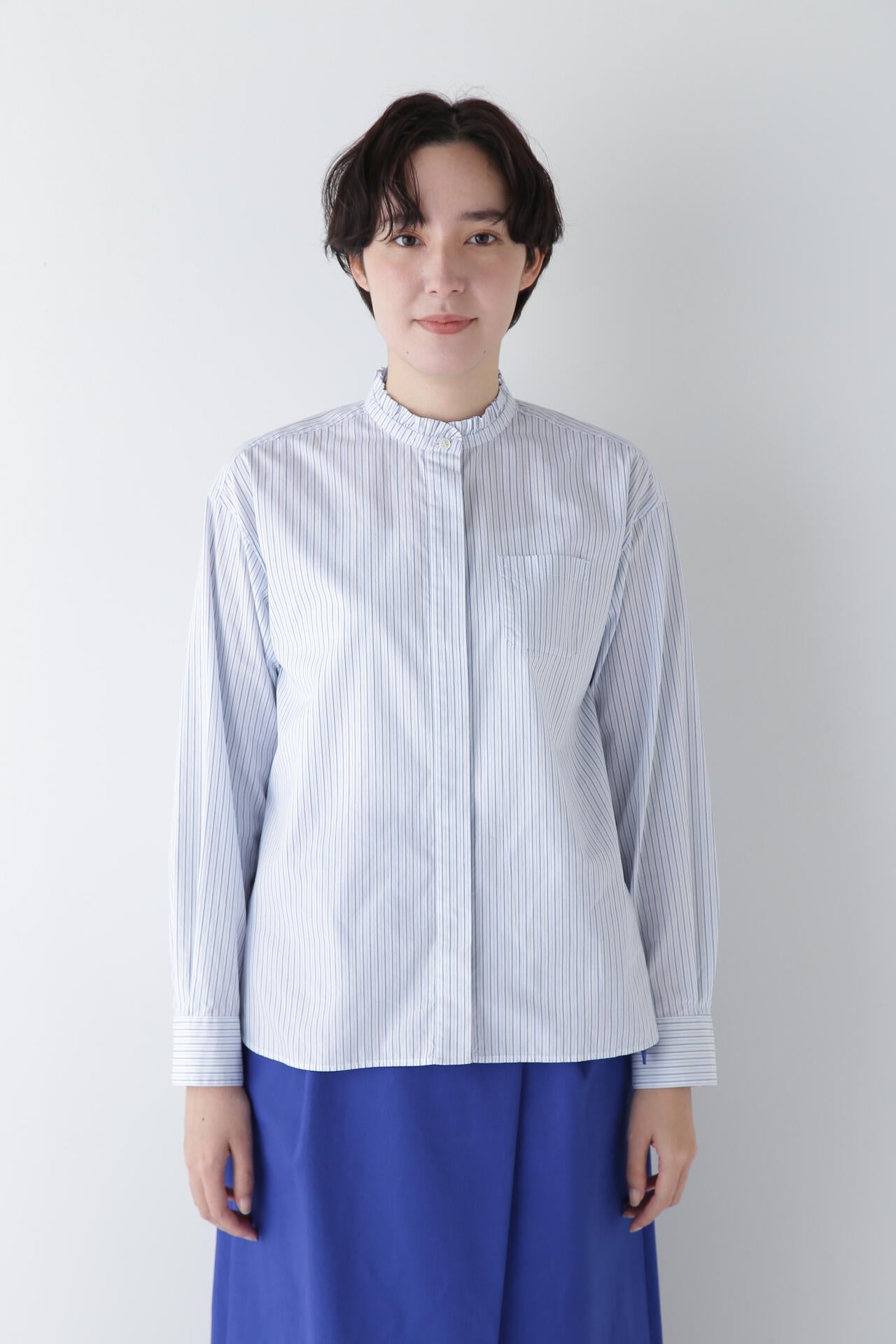 スタンドフリルドビーブラウス | human woman（ヒューマンウーマン