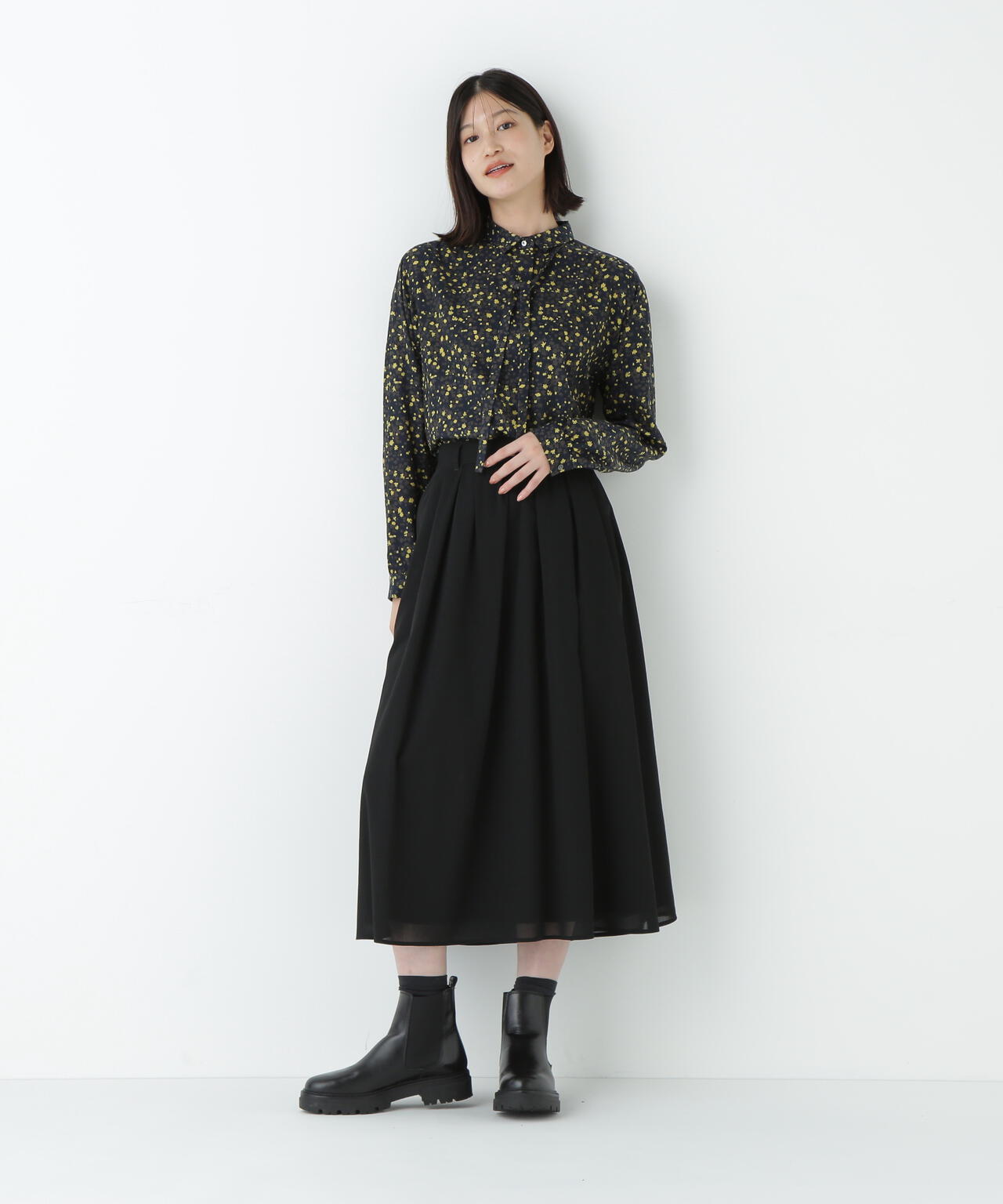 プチフラワープリントボウタイシャツブラウス