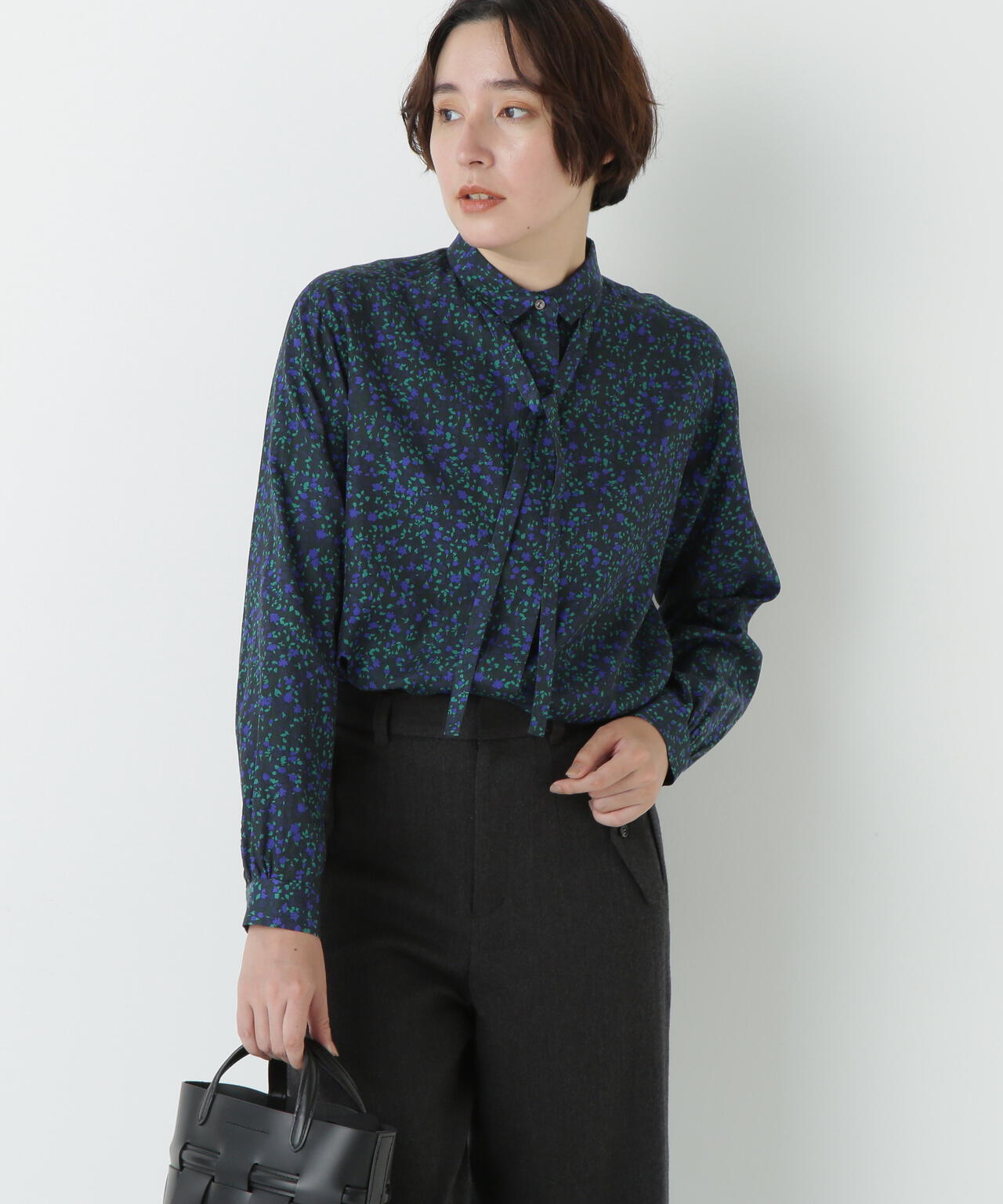 プチフラワープリントボウタイシャツブラウス