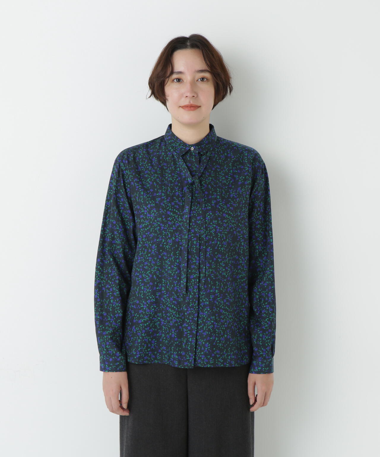 プチフラワープリントボウタイシャツブラウス