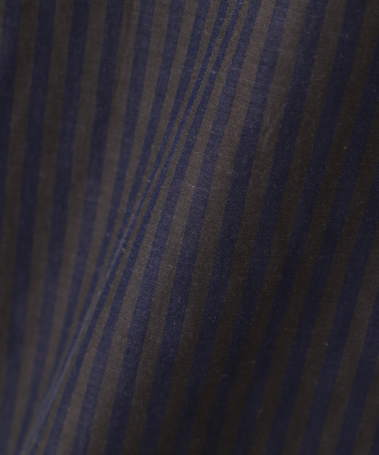 ストライプローンハイネックシャツ