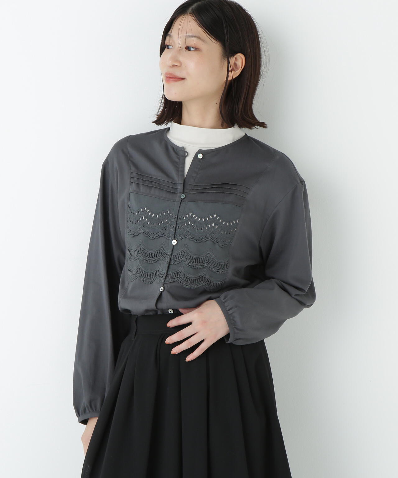 レイヤーレースブラウス