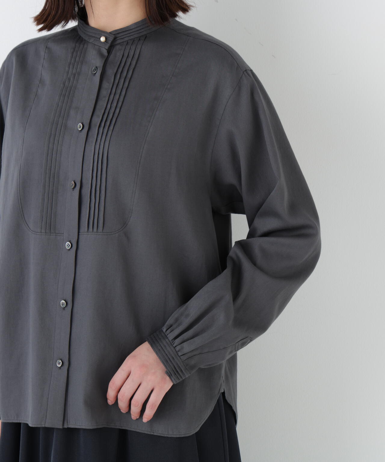 ピンタックバンドカラーブラウス | human woman（ヒューマンウーマン