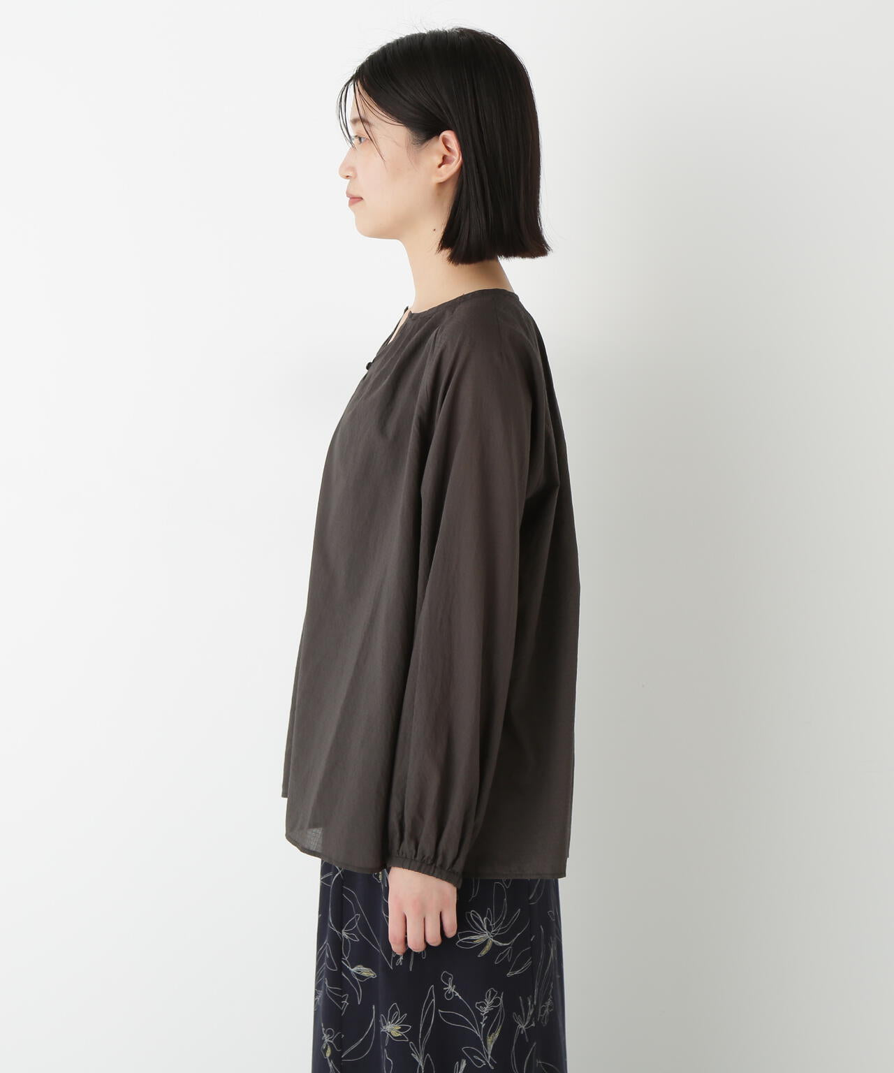 ダイヤドットギャザーブラウス | human woman（ヒューマンウーマン