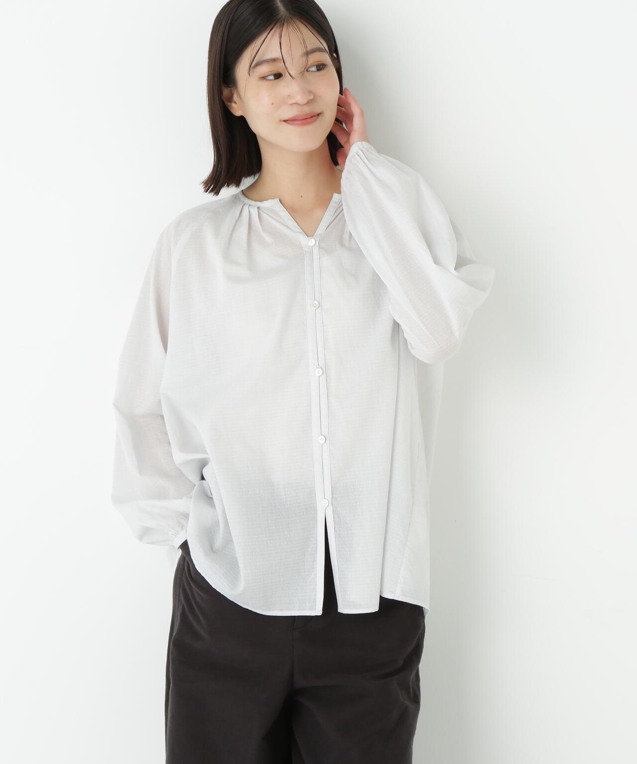 ダイヤドットギャザーブラウス