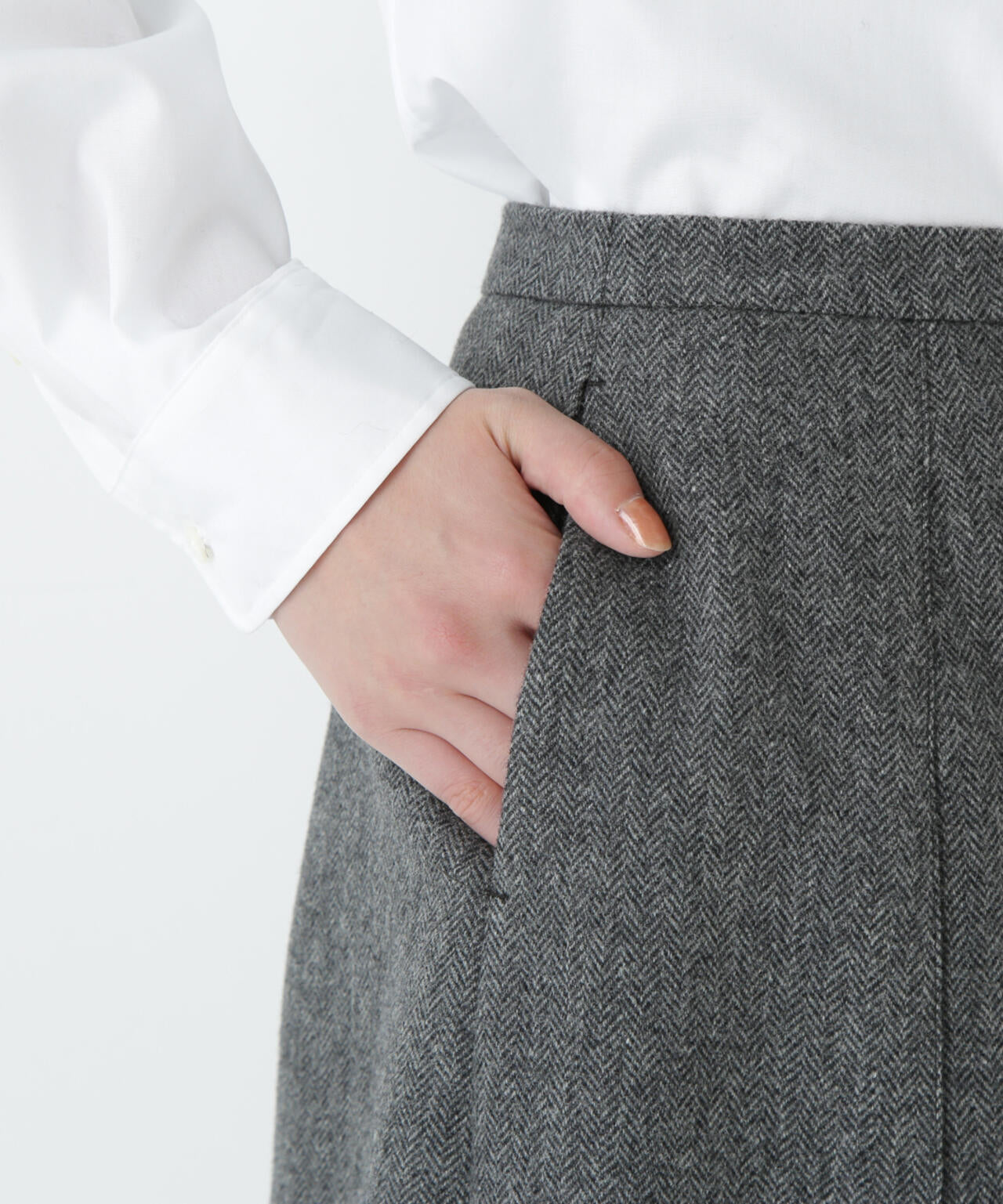 ヘリンボーンツィードタックスカート