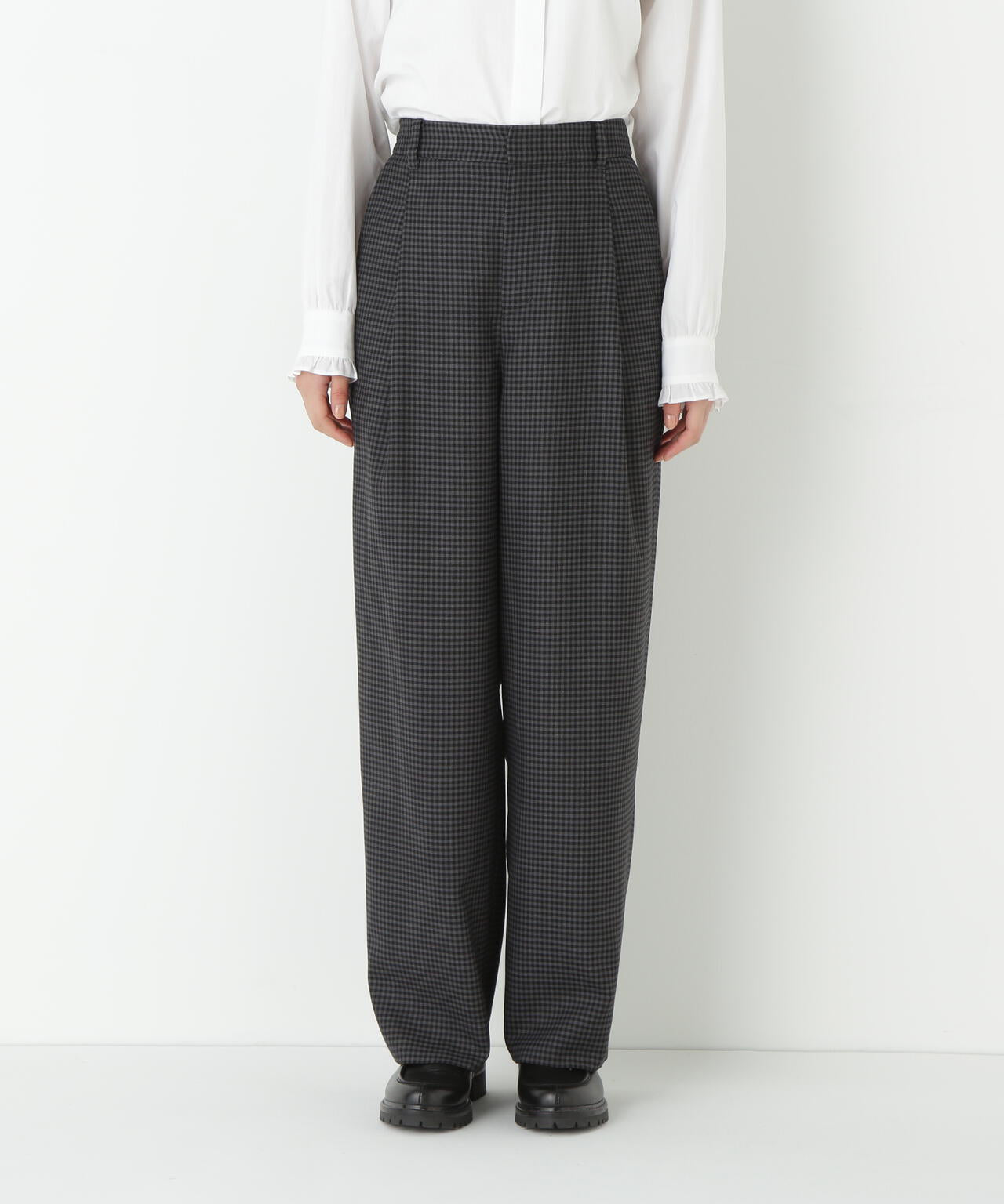 先染めチェックタックセミワイドパンツ