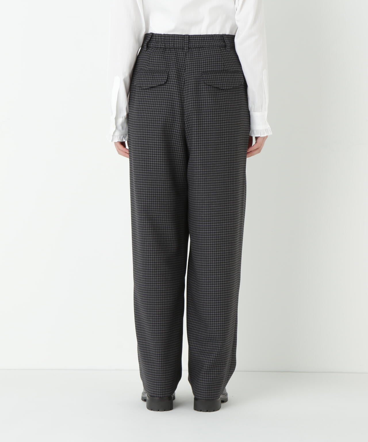 先染めチェックタックセミワイドパンツ