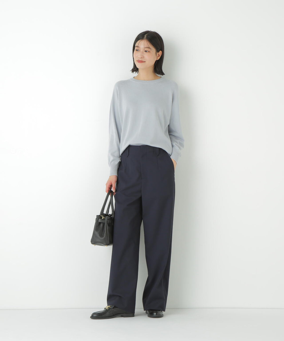 強撚シャークスキンセミワイドパンツ