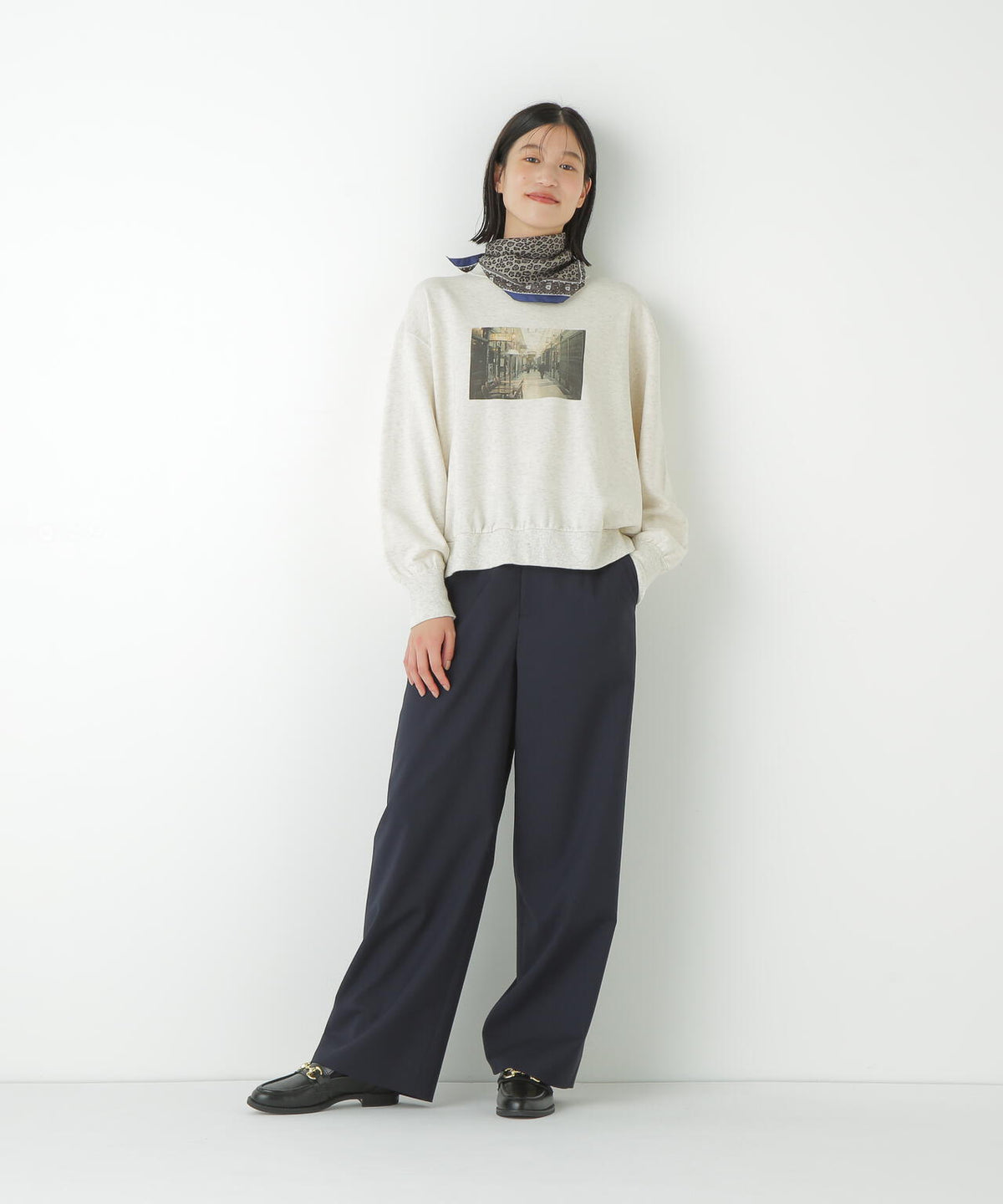 強撚シャークスキンセミワイドパンツ