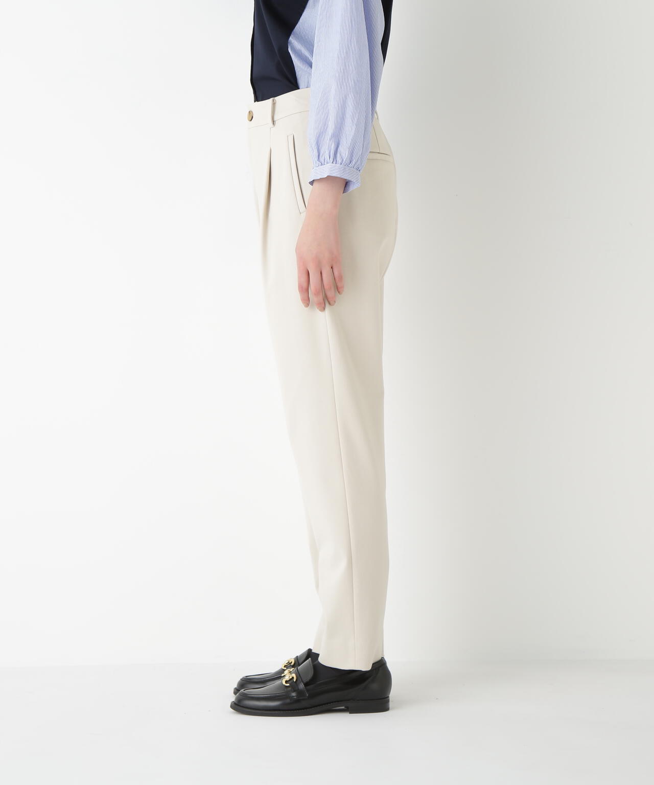 ストレッチポンチワンタックテーパードパンツ