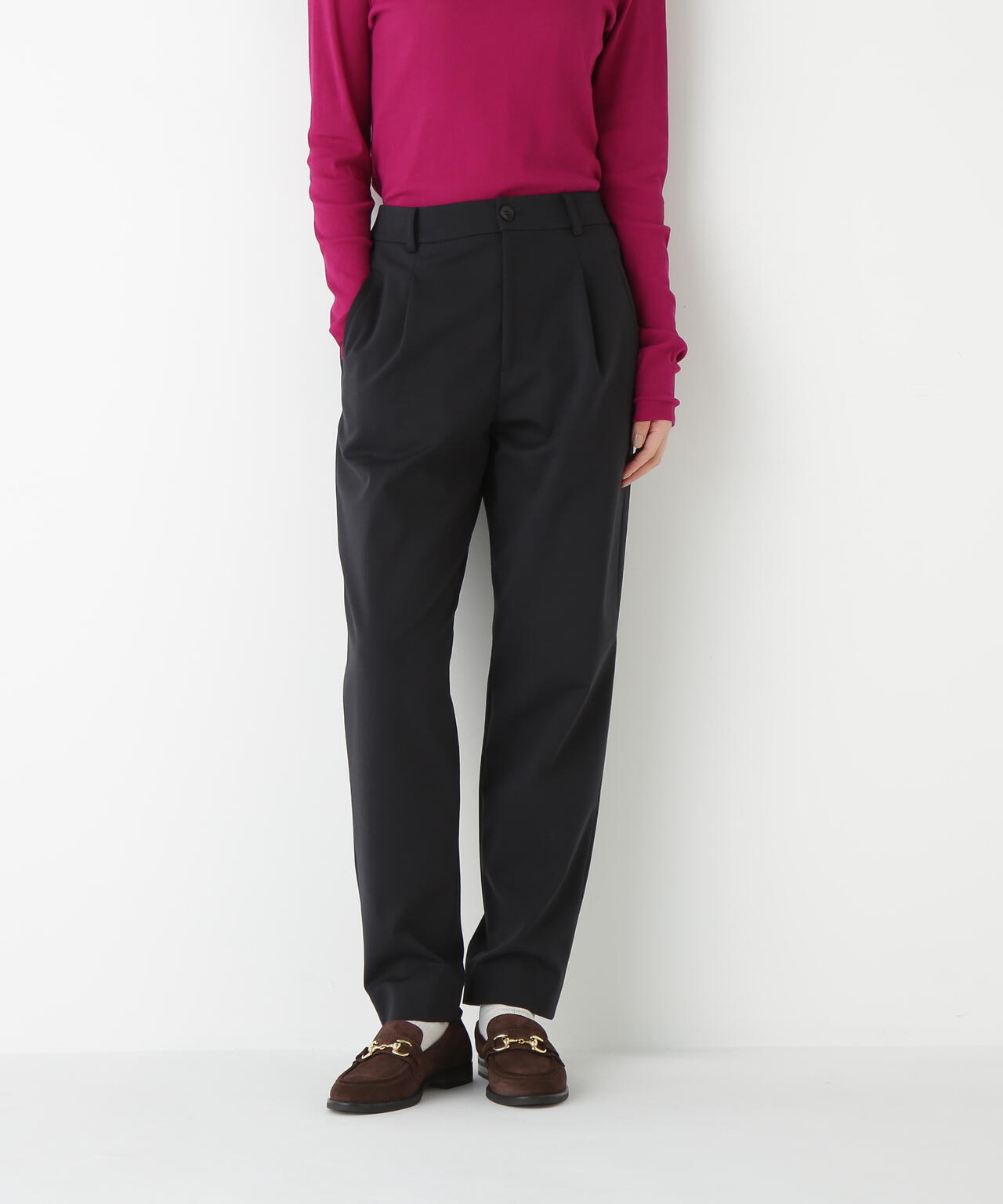 ストレッチポンチワンタックテーパードパンツ