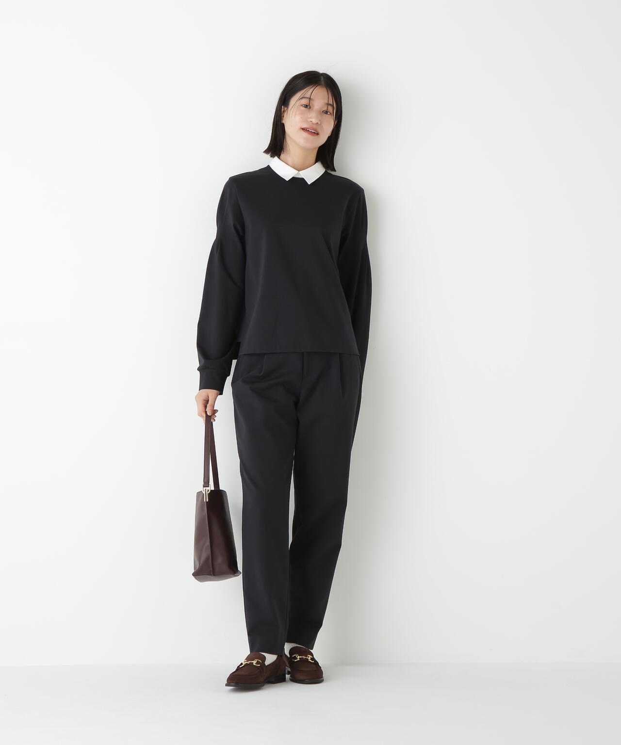 ストレッチポンチワンタックテーパードパンツ