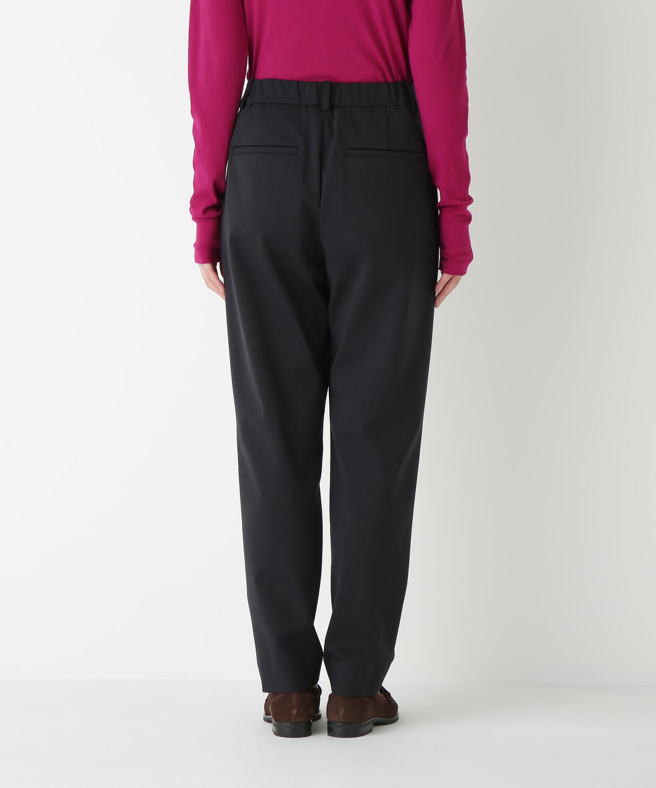 ストレッチポンチワンタックテーパードパンツ