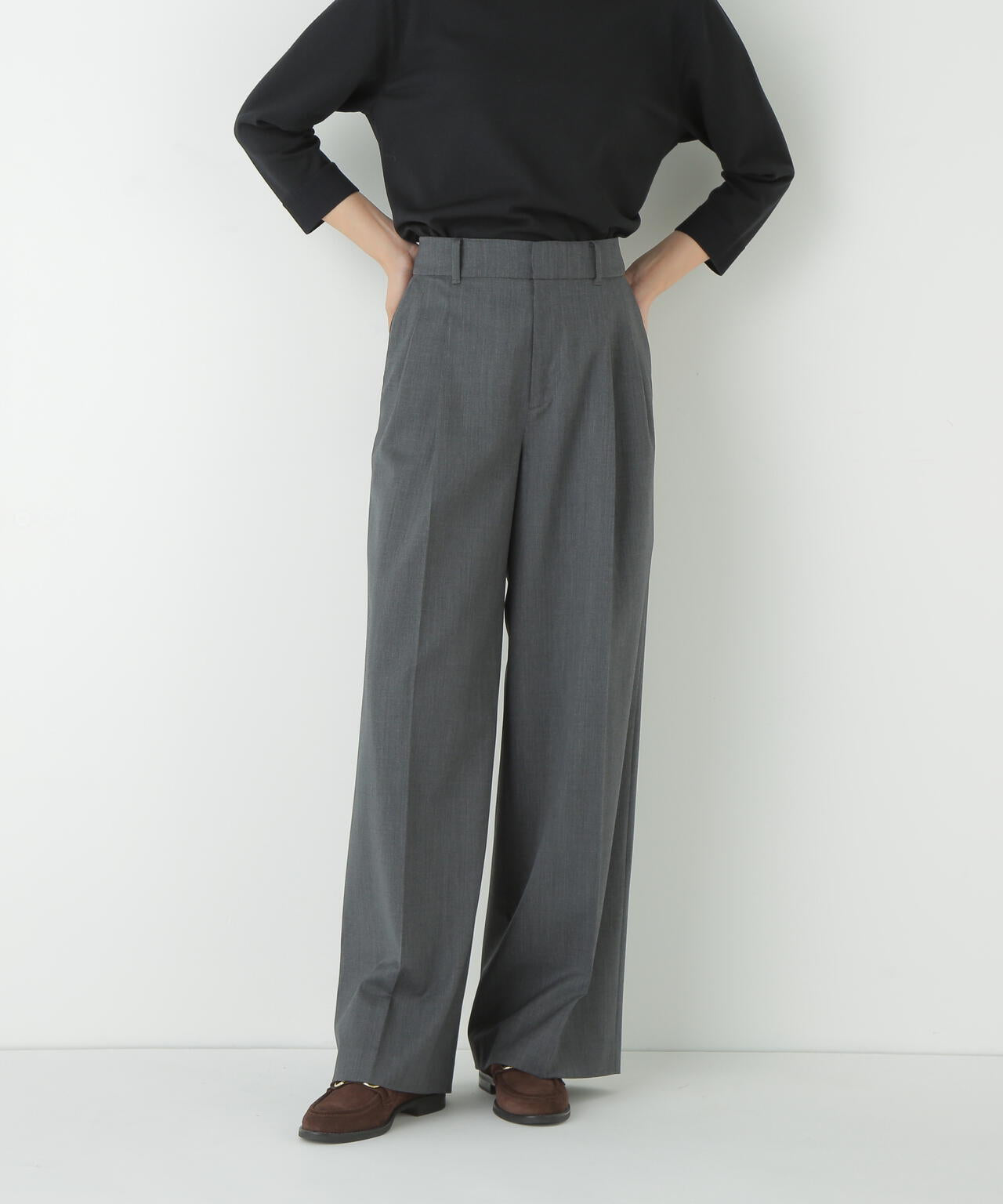 ダブルタックバギーパンツ