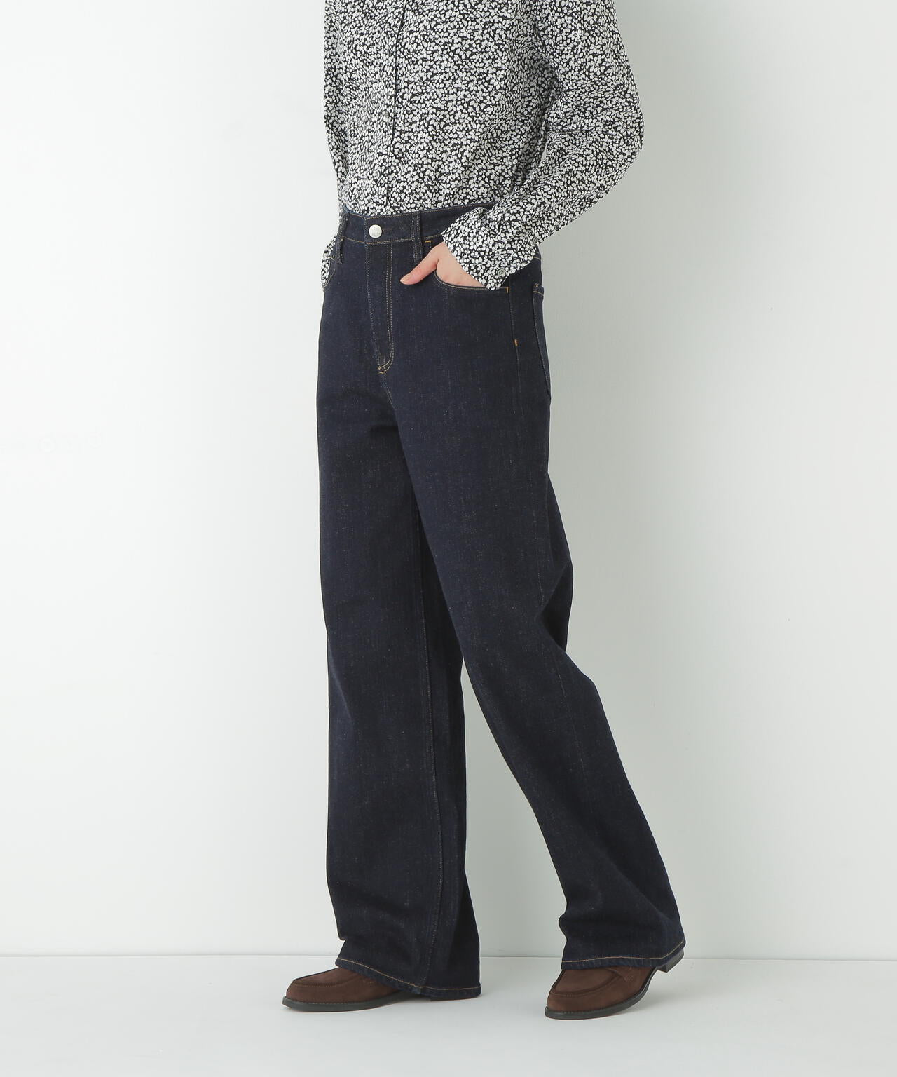 美品　seventen by mihokawahitoストレートデニム Lサイズ Healthy Denimコラボ】ストレートデニム | human