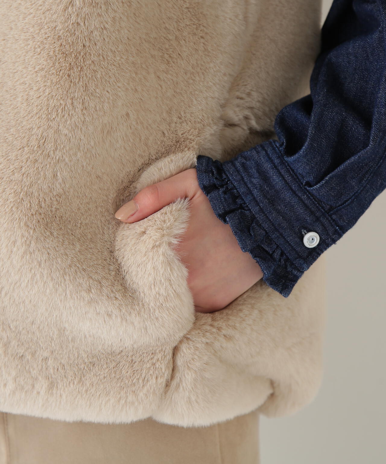 フェイクファーコクーンジレ