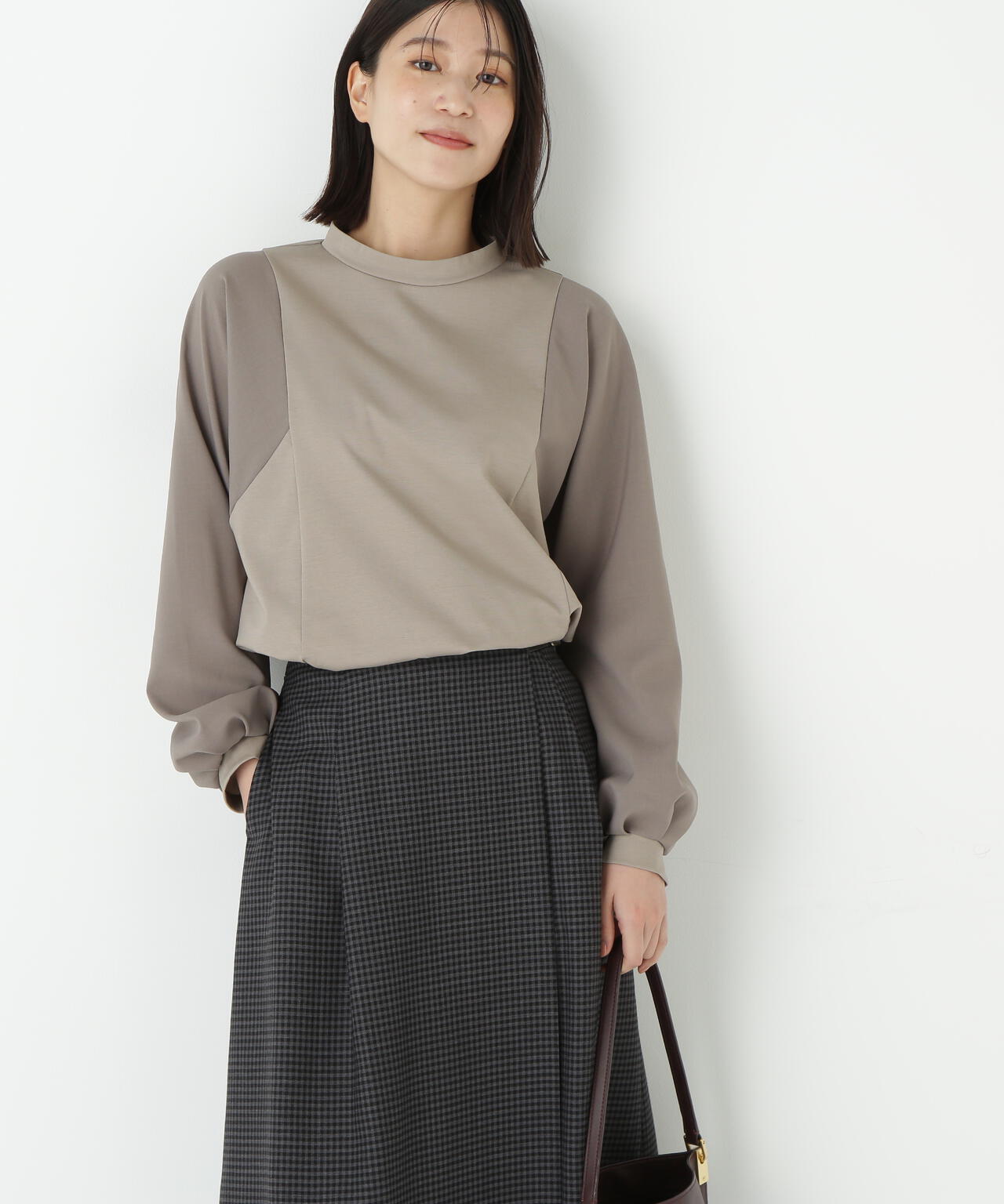 ポンチ異素材ドッキングプルオーバー | human woman（ヒューマン