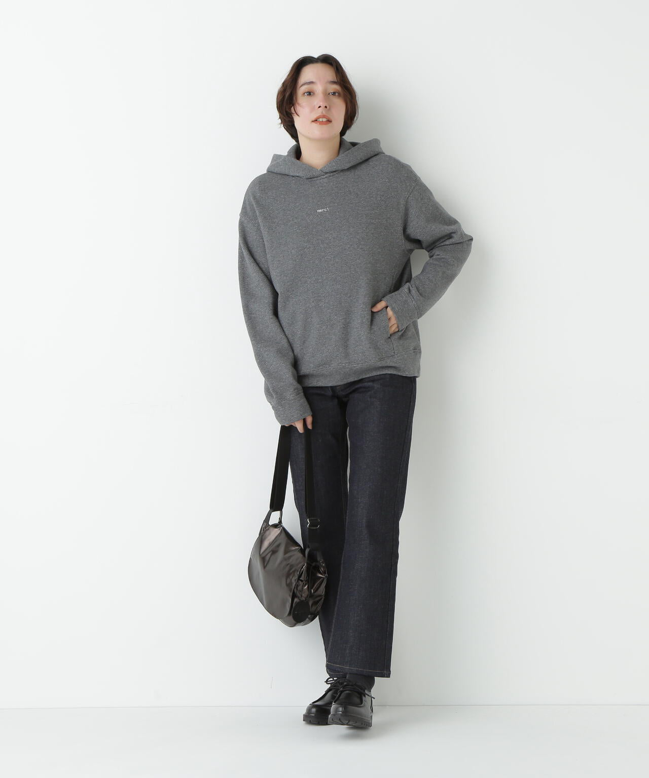 新品タグ付 HUMAN WOMANヒューマンウーマン ニットパーカー 裏毛merciパーカー | human woman（ヒューマンウーマン