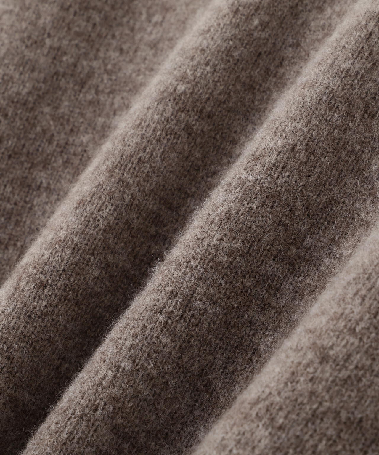 ミドルゲージエアリーニット