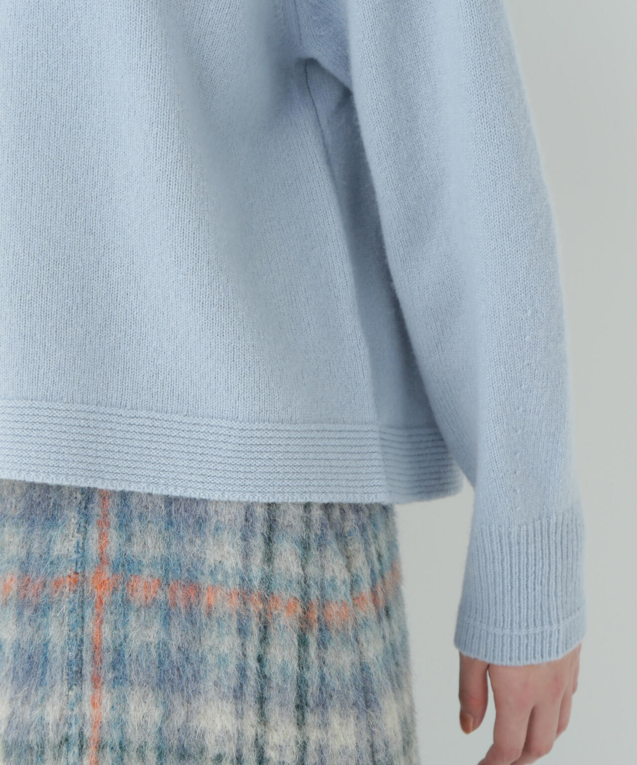 ミドルゲージエアリーニット