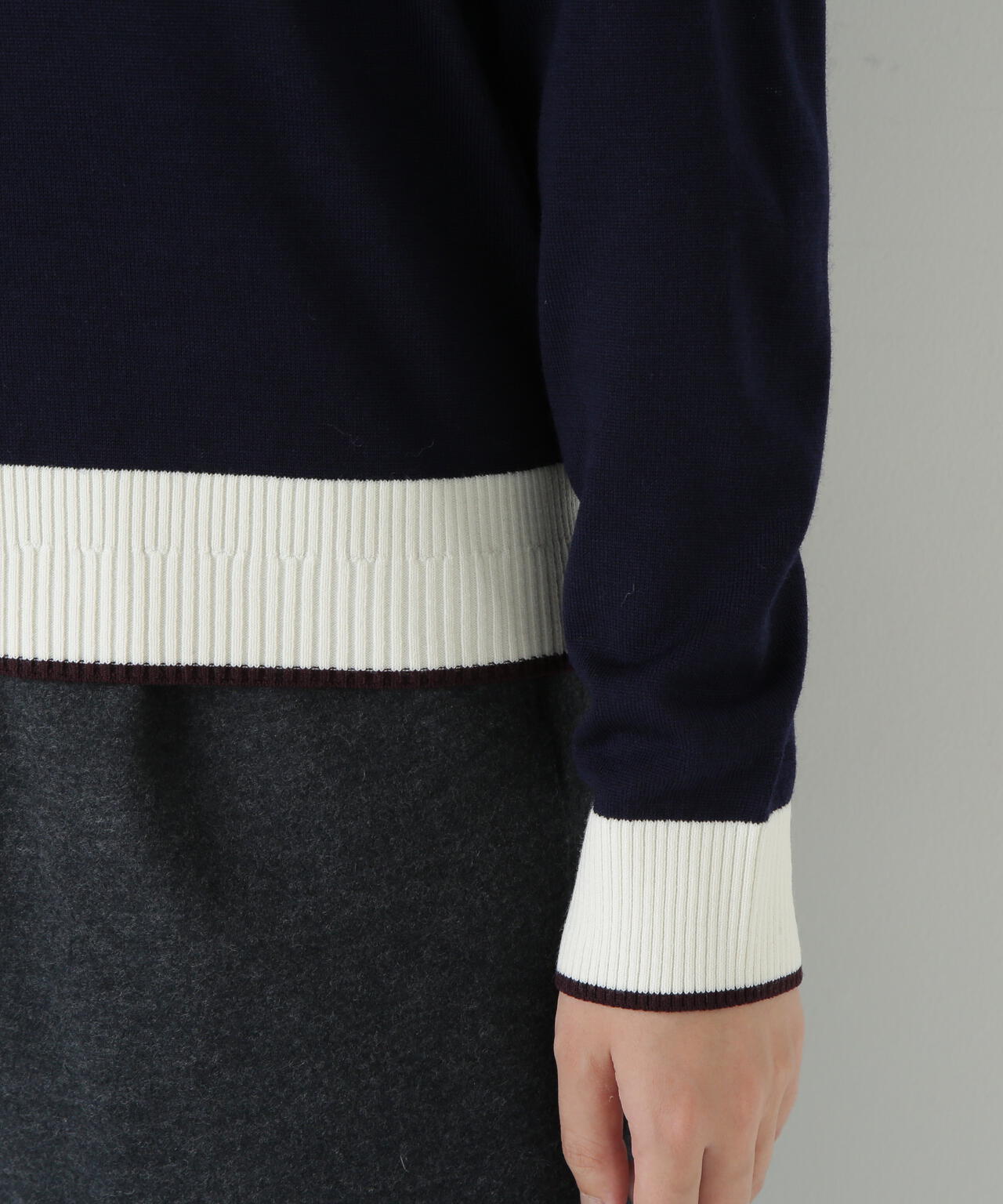 梳毛ライン入りニットプルオーバー