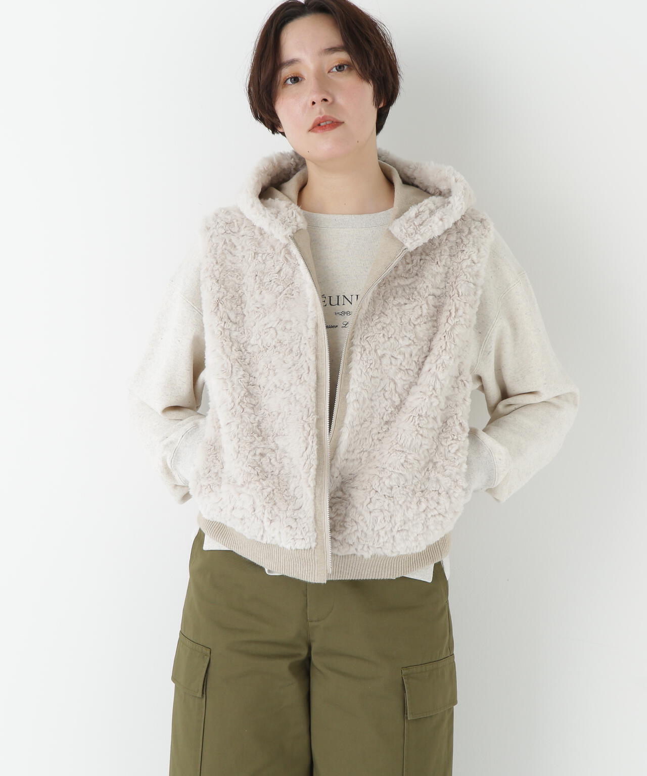 フェイクファージップアップフードベスト | human woman