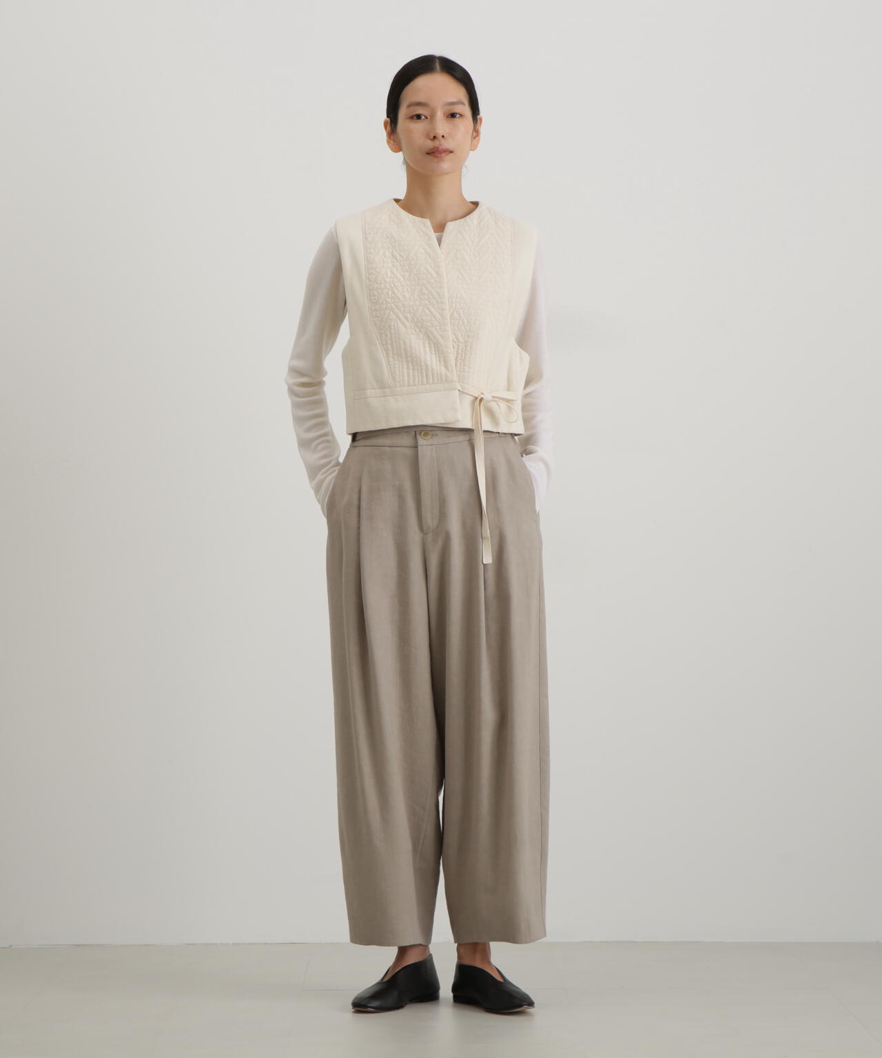 シルクネップキルティング刺しゅうベスト