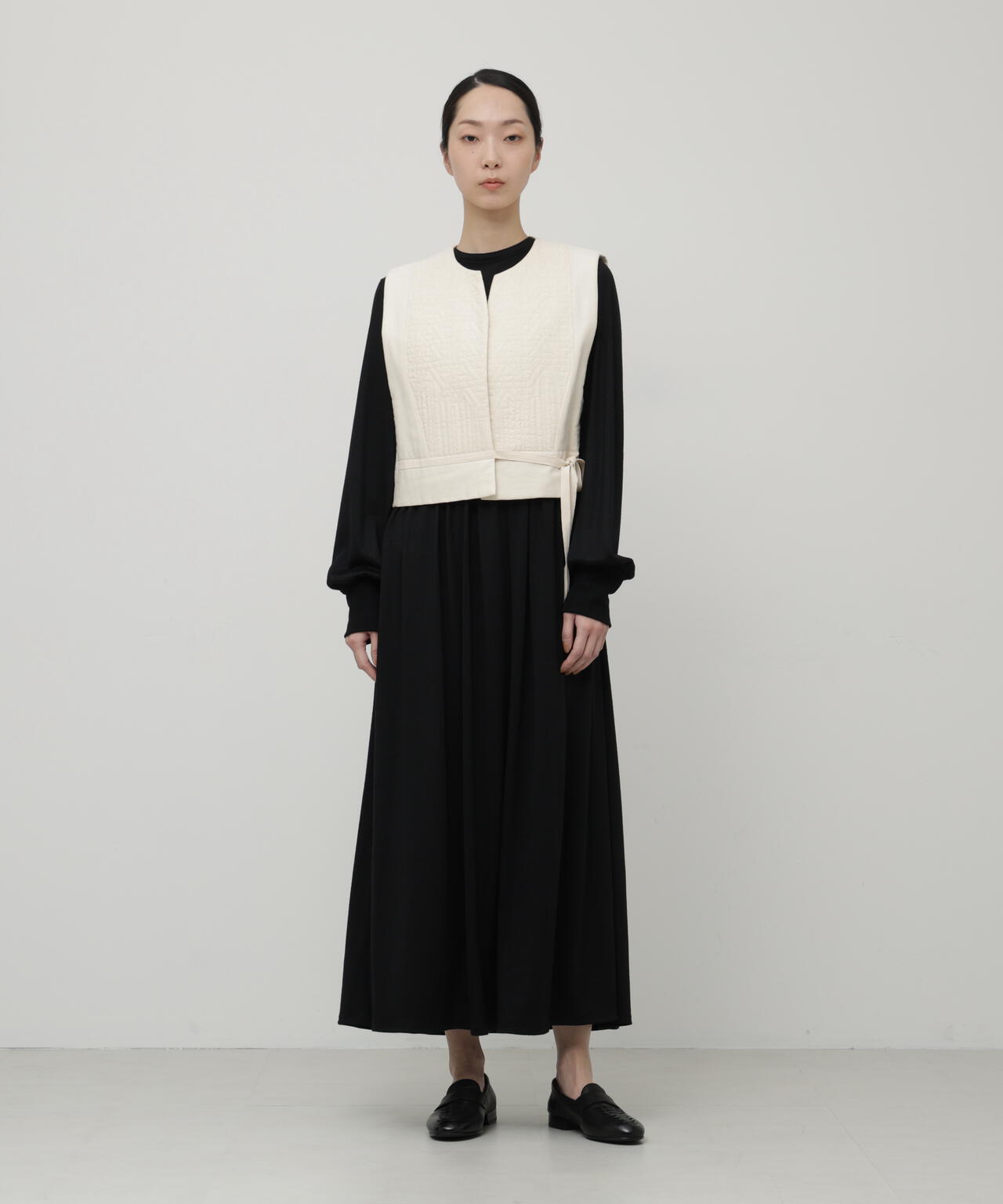 シルクネップキルティング刺しゅうベスト | wagona（ワゴナ） ｜【公式