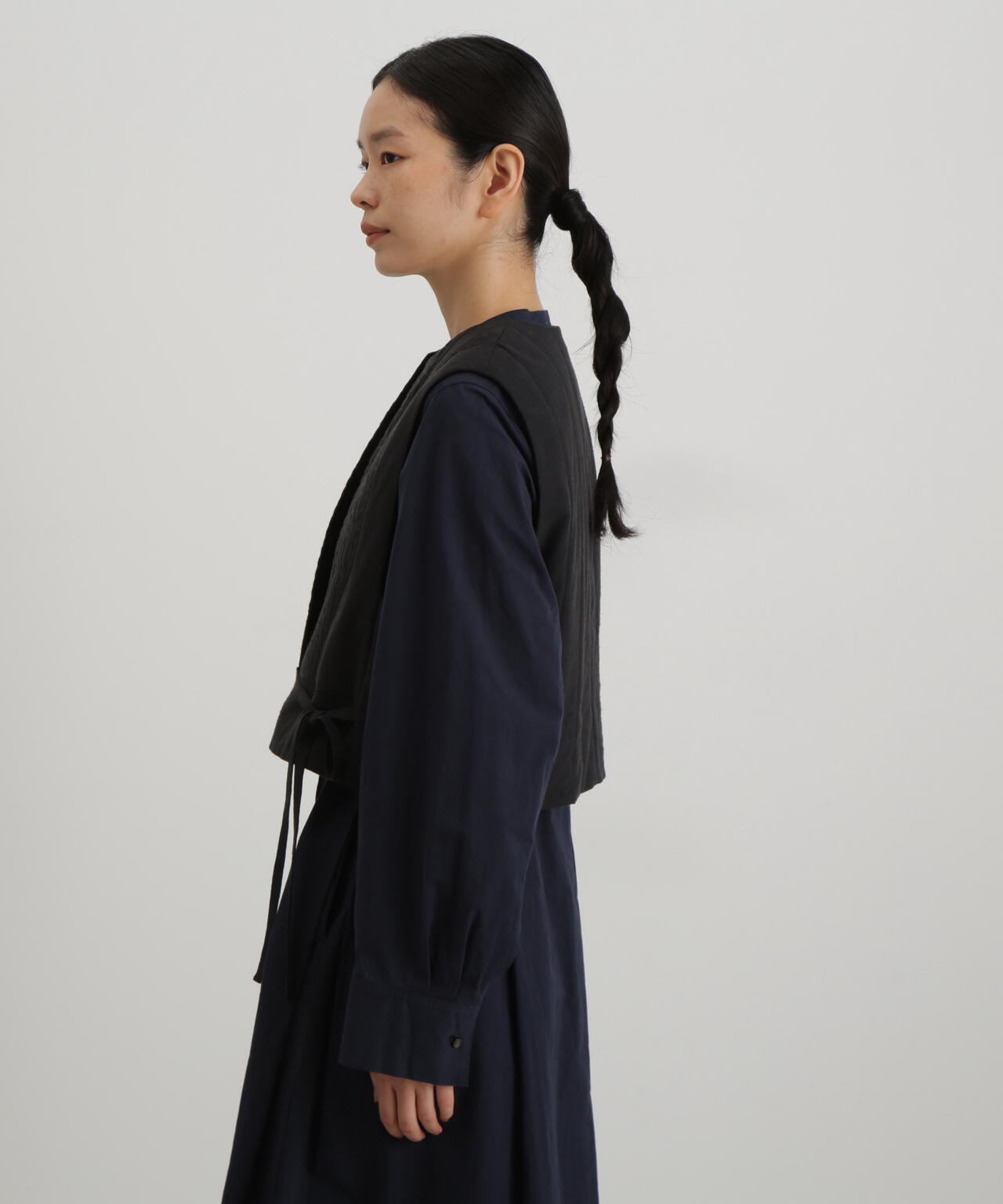 シルクネップキルティング刺しゅうベスト