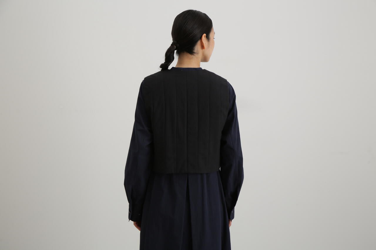 シルクネップキルティング刺しゅうベスト