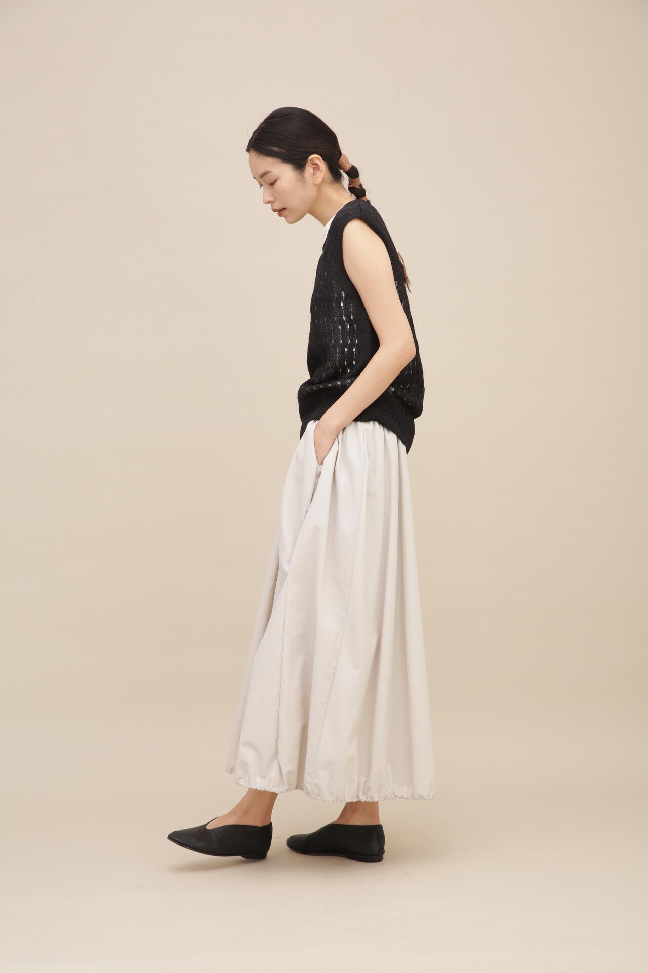 brown& street エンボスバブルスカート　ブラック　FREE SETUP対応】コットン刺繍バルーンミニスカート(M OFF WHITE