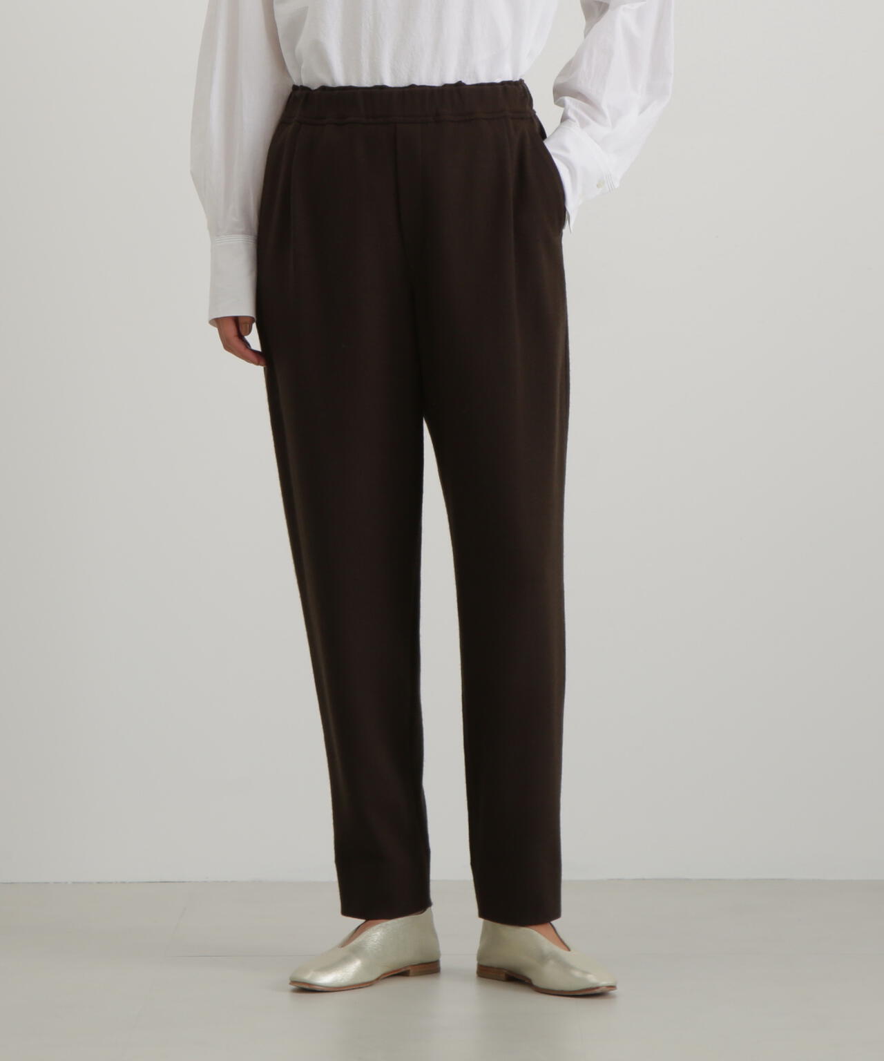 圧縮スムーステーパードパンツ