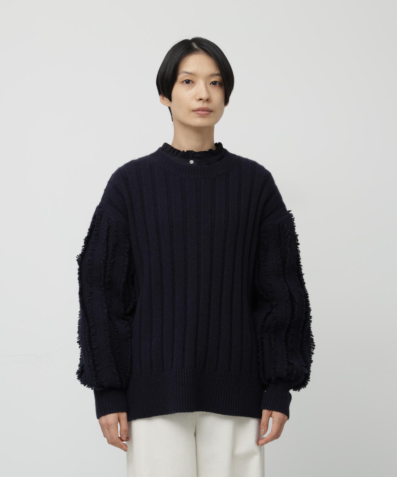 フリンジ袖ニットプルオーバー