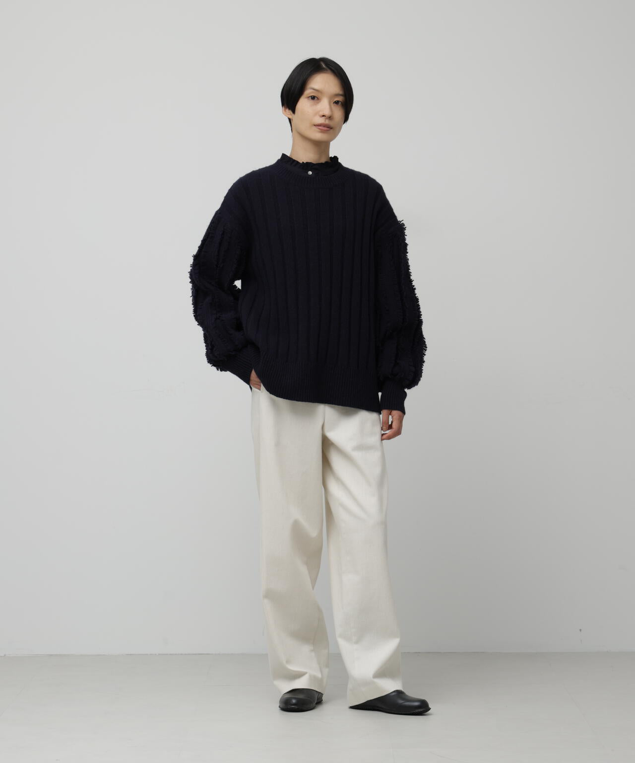 フリンジ袖ニットプルオーバー