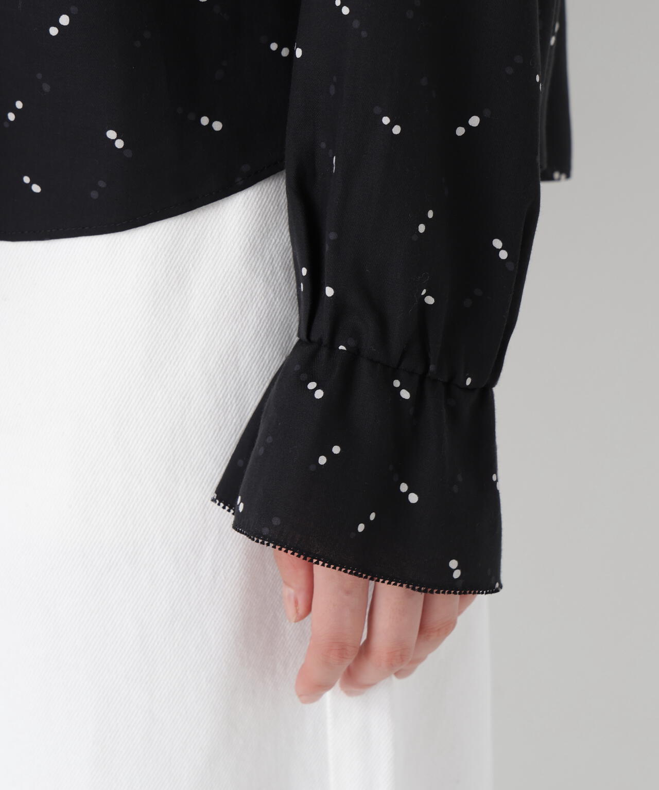 テンセルビエラタイブラウス